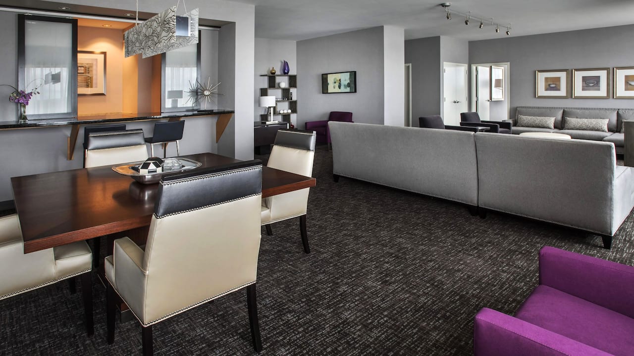Hyatt Regency Pittsburgh International Airport Rooms and Suites