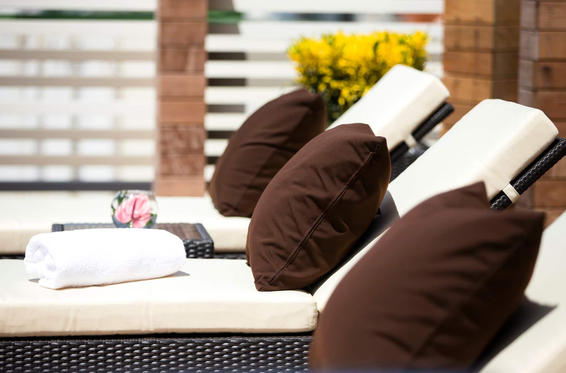 Hyatt Regency Naha, Okinawa Poolsde Deck Chairs