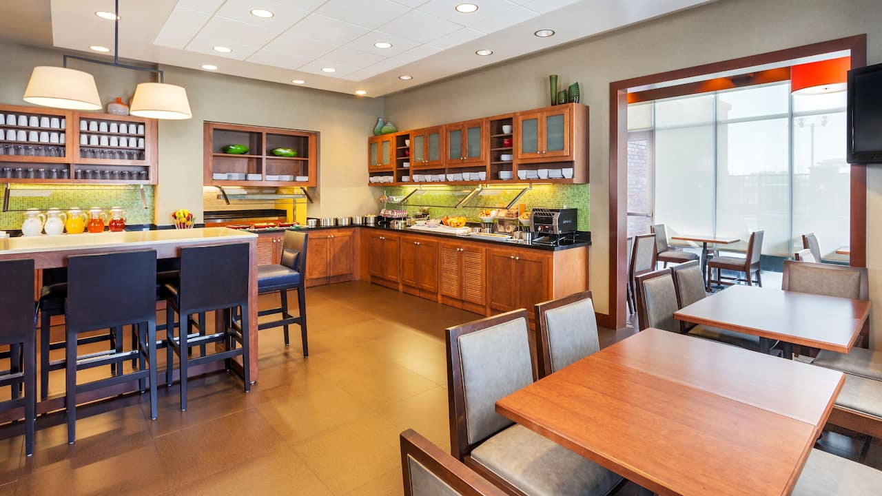 Guest kitchen at Hyatt Place Sacramento Roseville