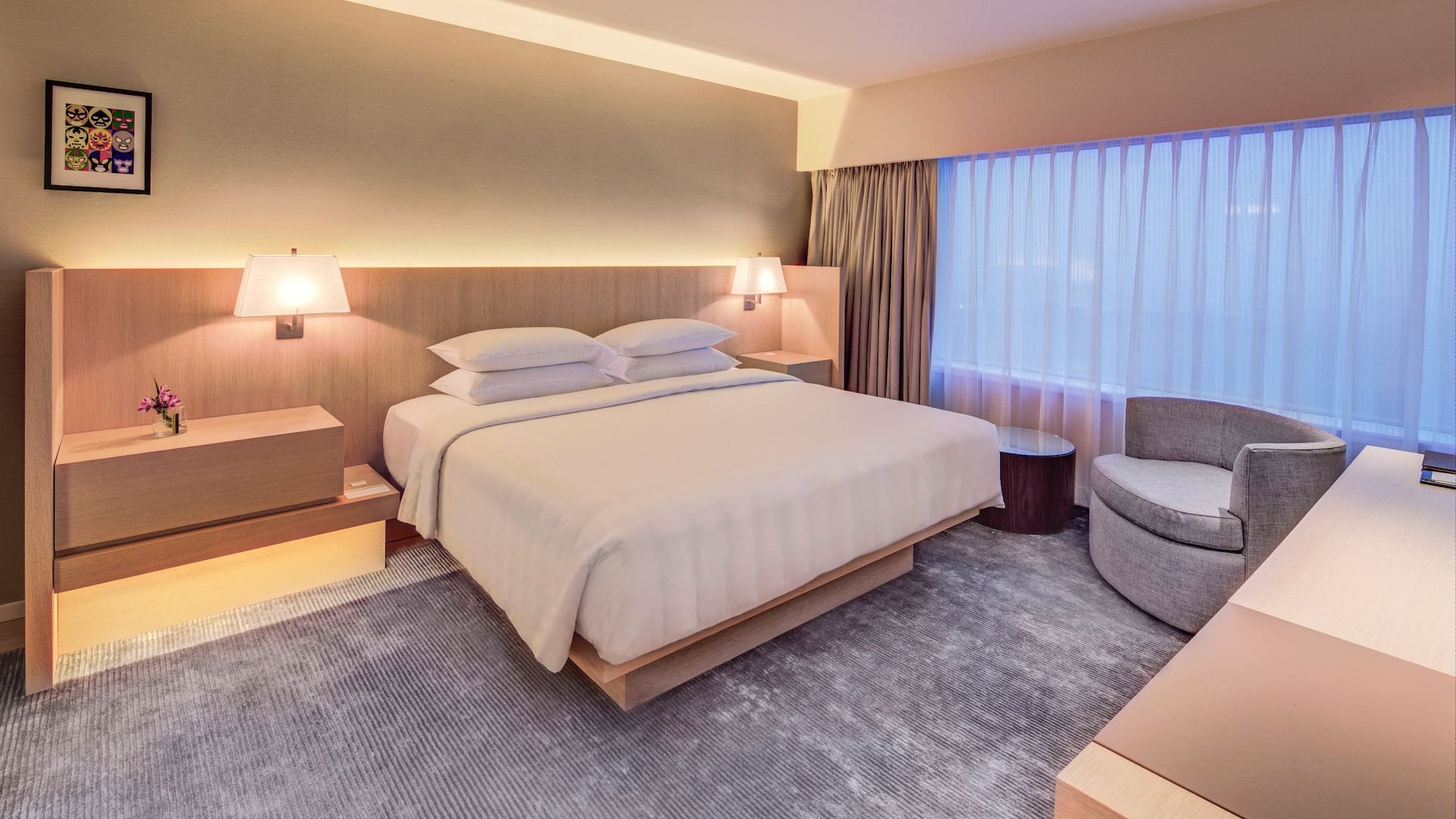 2/4 Hyatt Regency Mexico City Executive Suite Bedroom