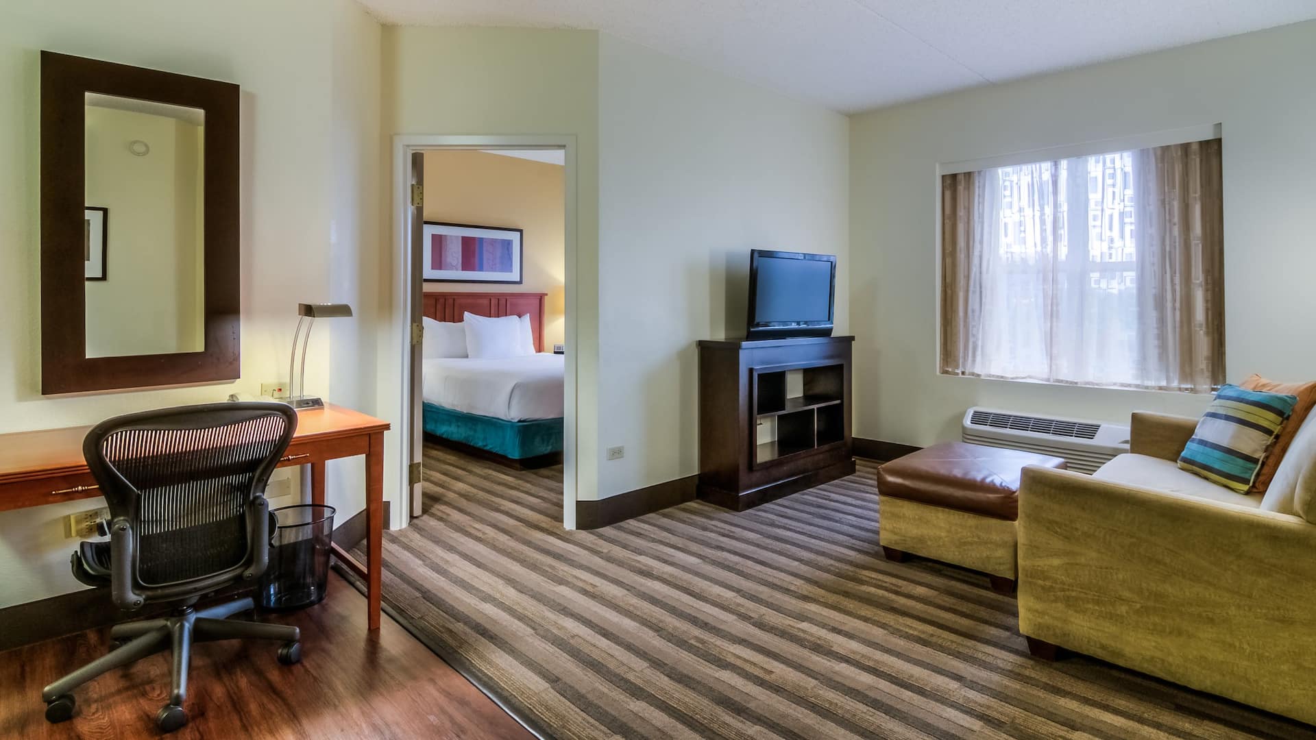 Hyatt House Chicago/Schaumburg Renovated 2 Bedroom