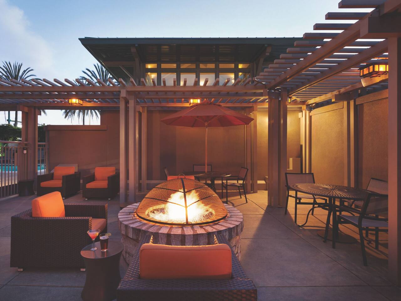 Outdoor Fireplace Hyatt House Emeryville / San Francisco Bay Area
