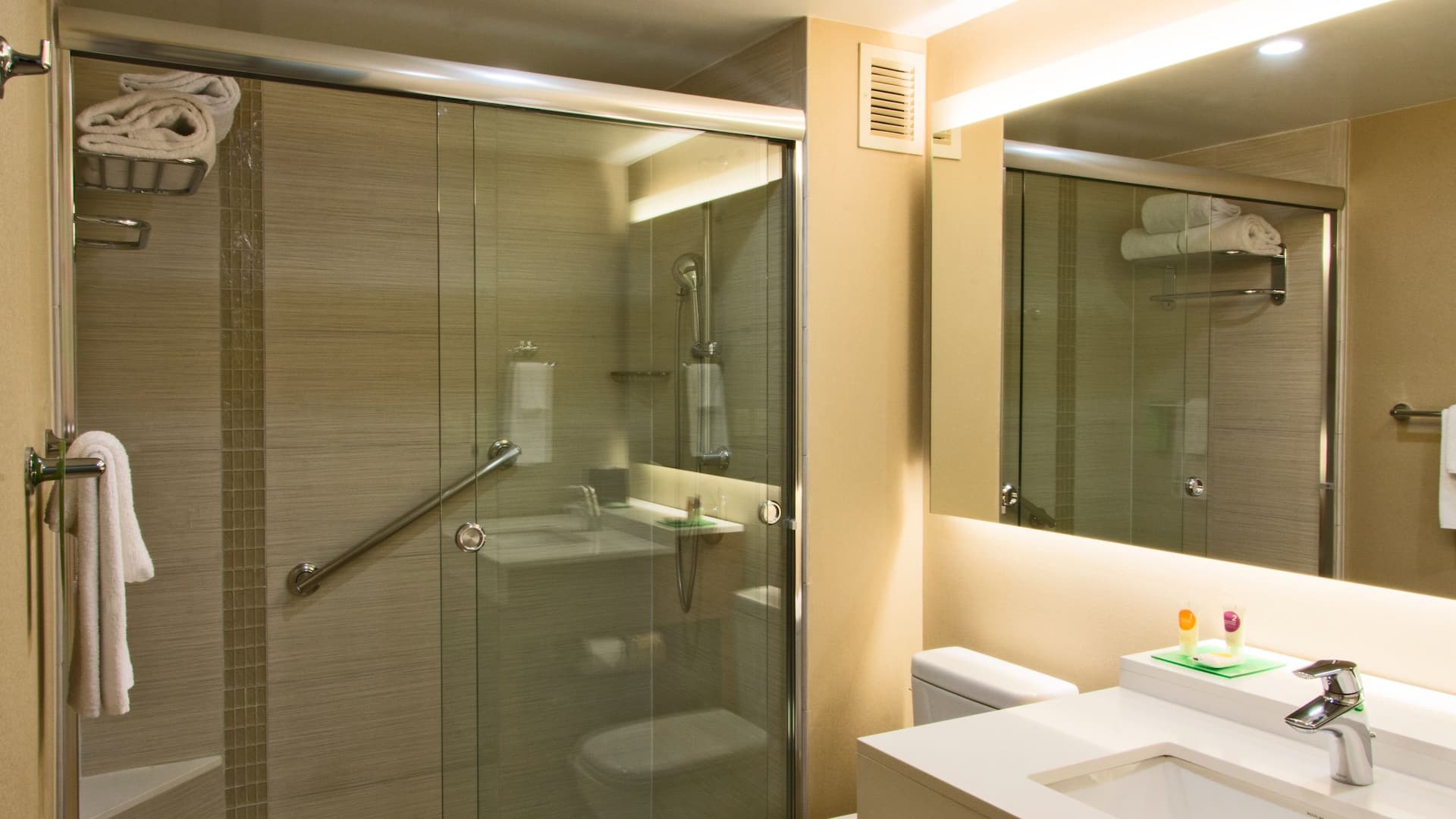 3/5 Hyatt Place Los Cabos King Bath