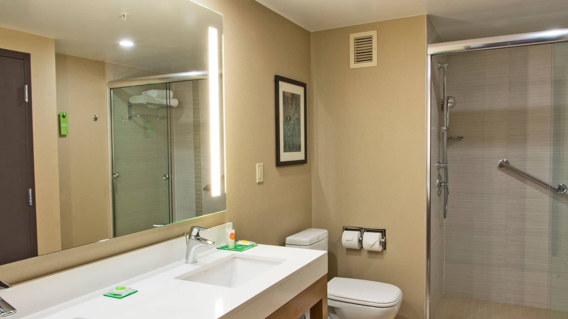 2/4 Hyatt Place Los Cabos Suite Bath