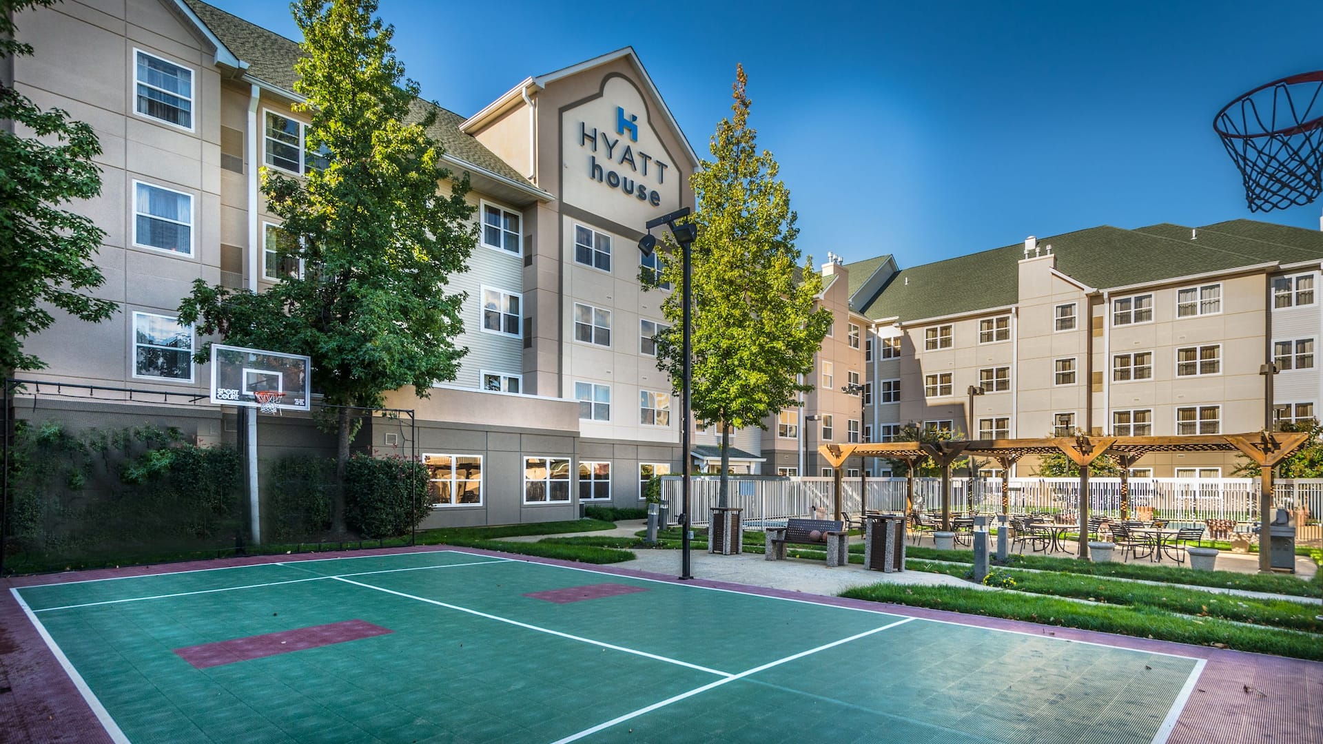 Hyatt House Herndon/Reston Hotel Exterior