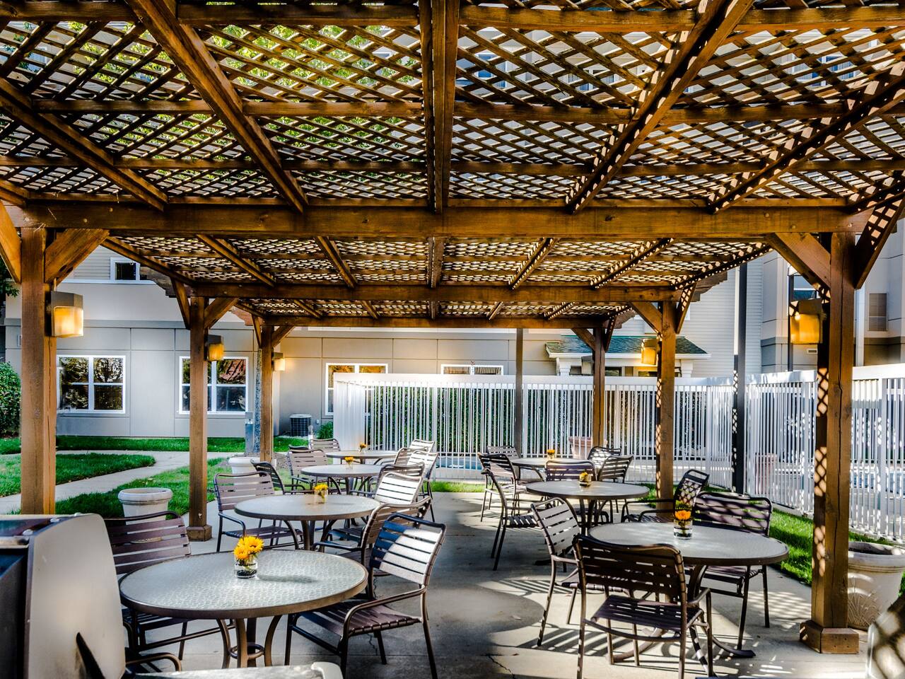 Hyatt House Pergula