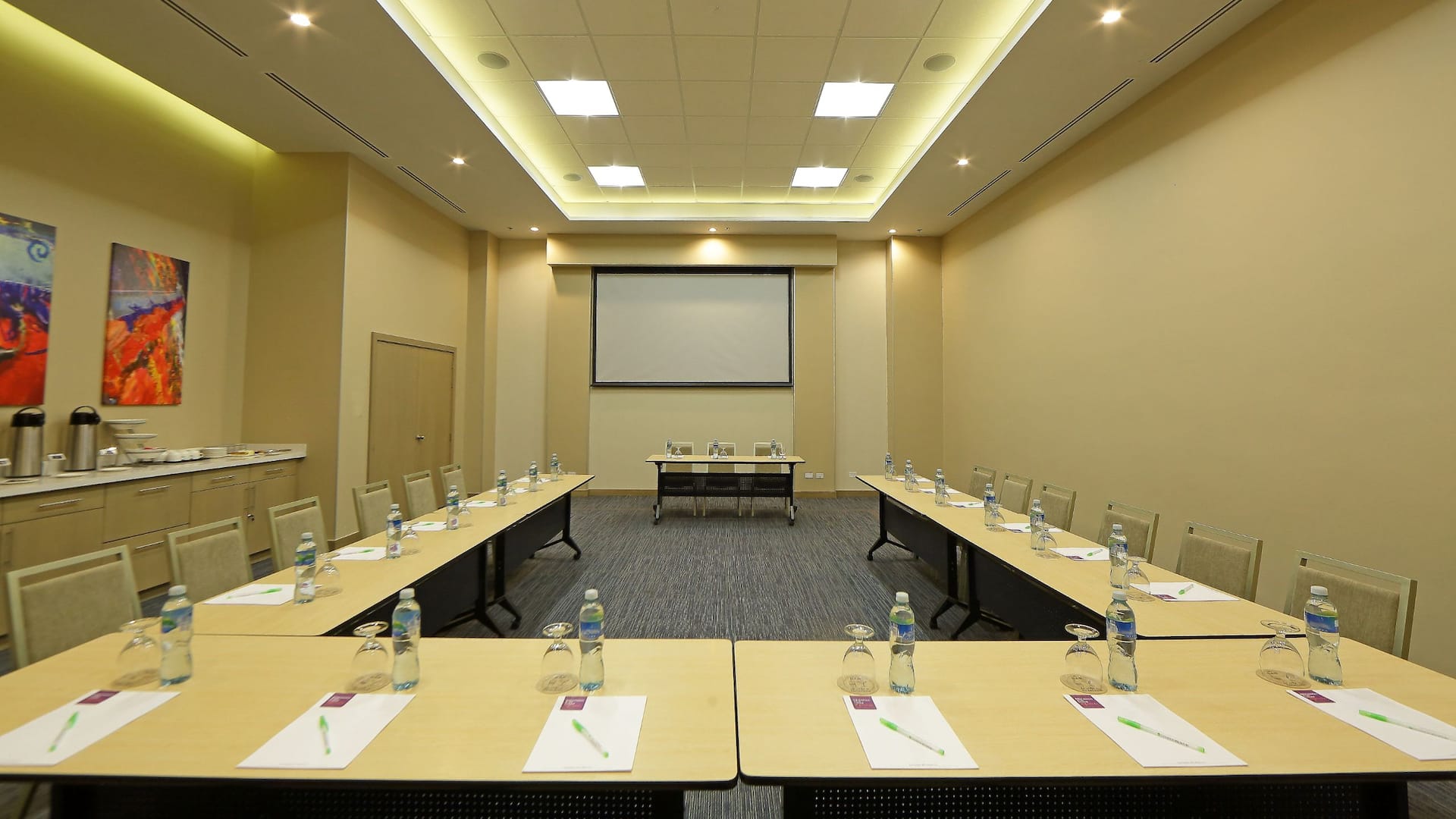 2 of 3 Hyatt Place Tegucigalpa Meeting Room