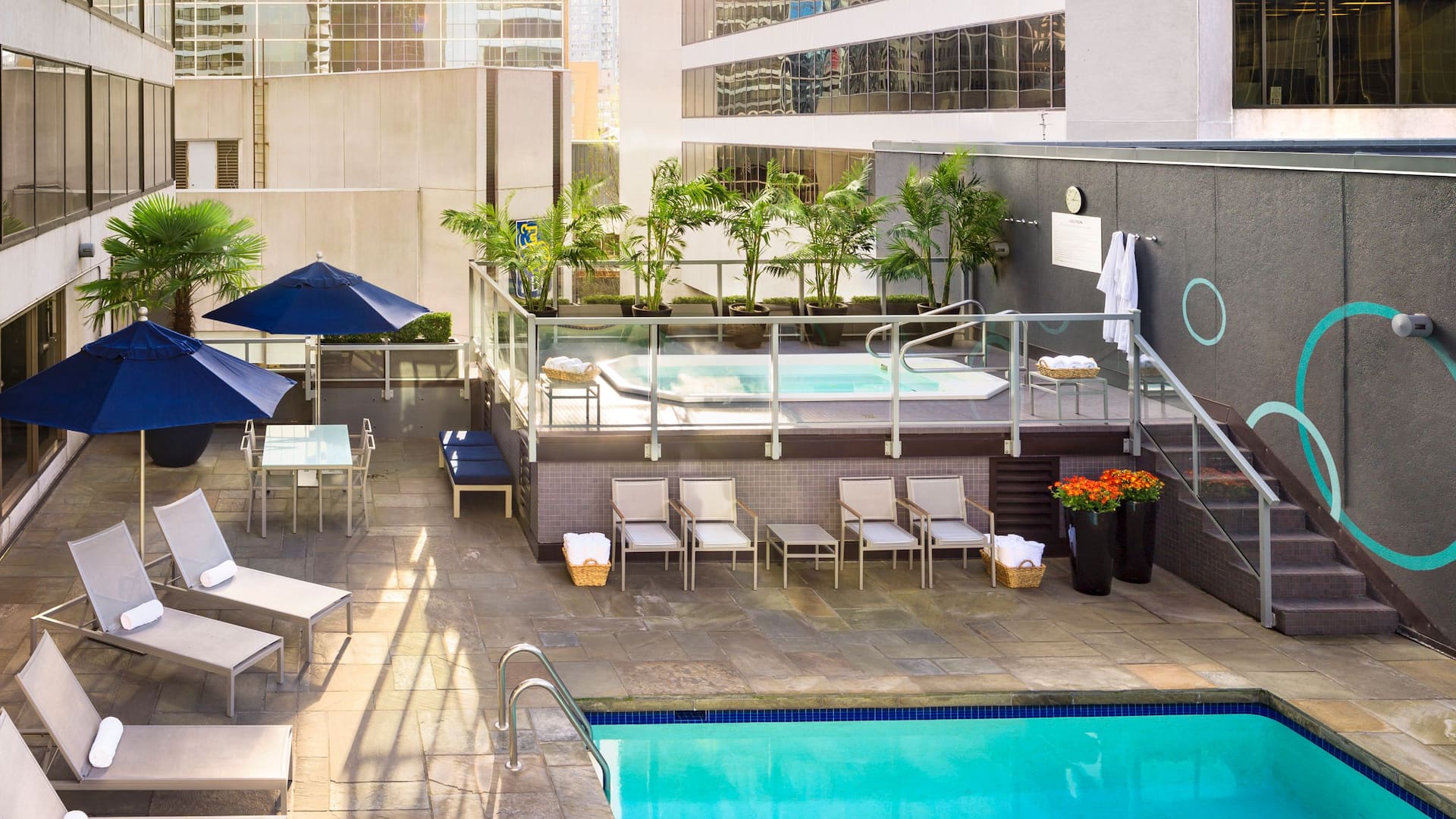 Hyatt Regency Vancouver Swimming Pool