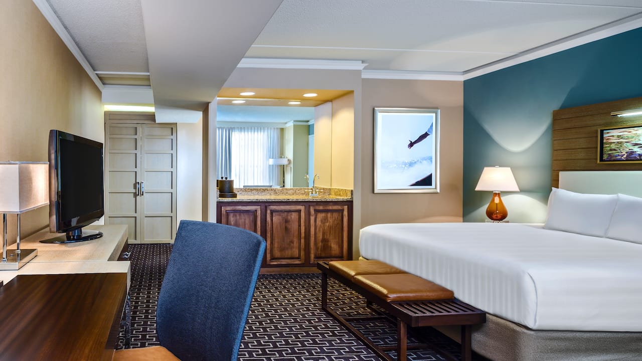 Deluxe Room with king bed and wet bar at Hyatt Regency Greenwich