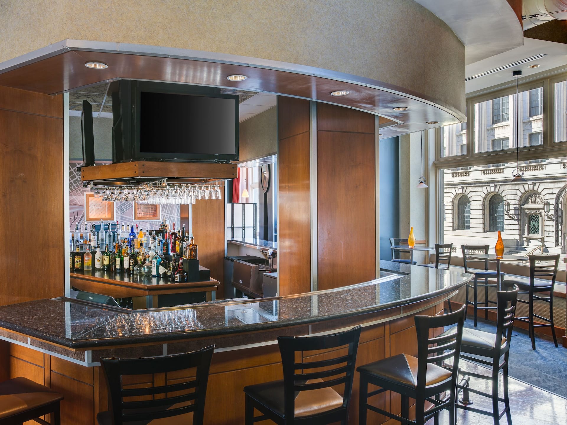 Hyatt Regency Cleveland at The Arcade 1890 Lounge