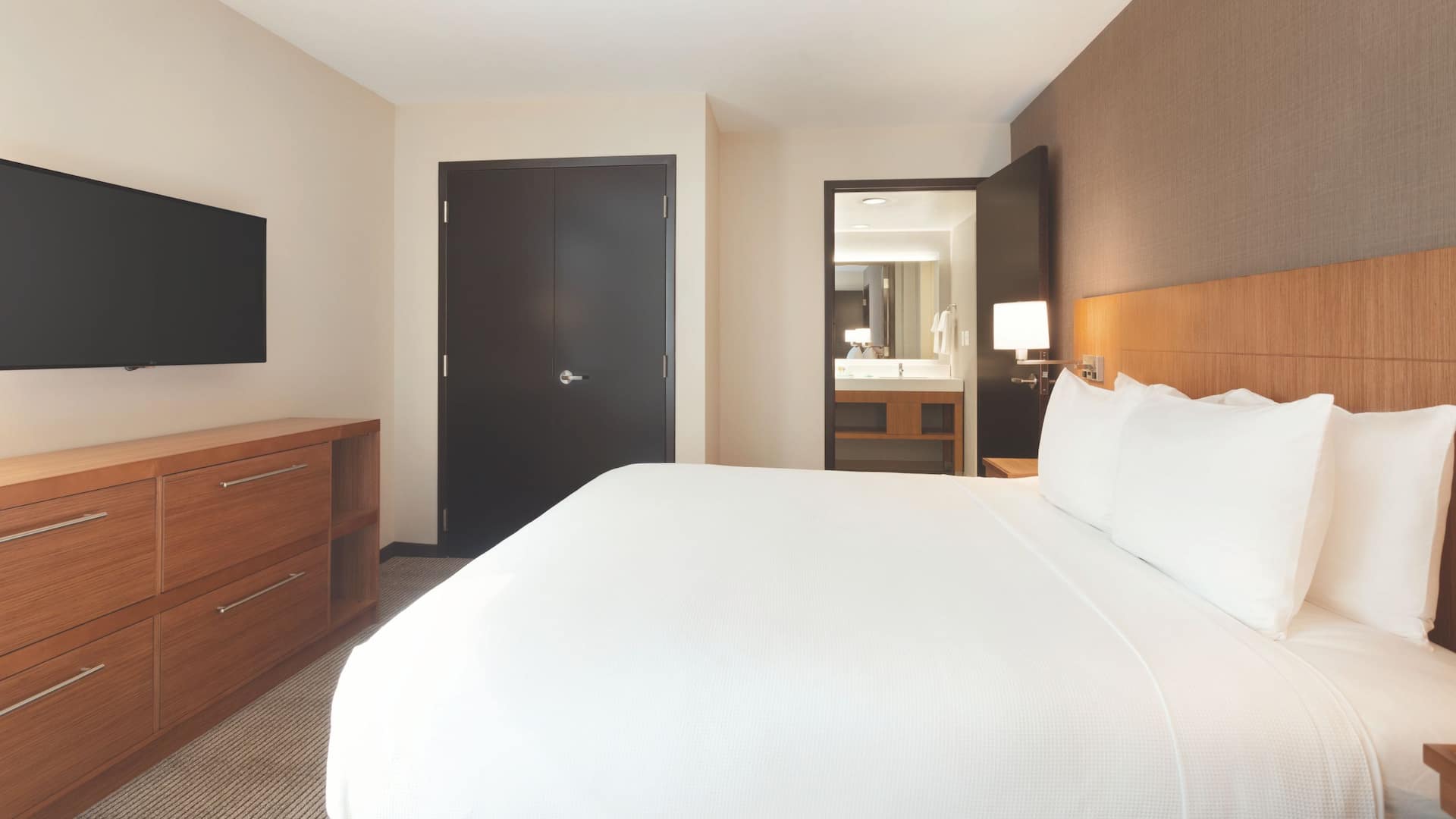 Hyatt Place Buffalo/Amherst One Bedroom Suite Master