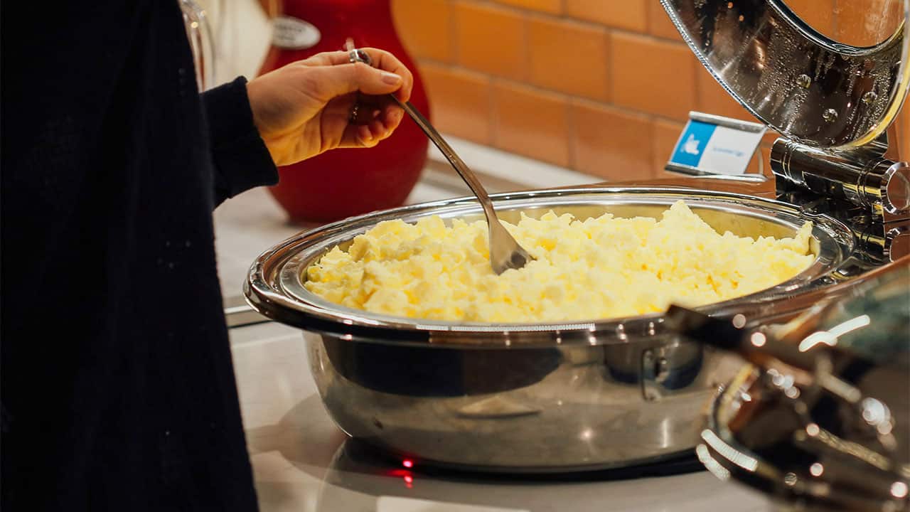 Hyatt House Hh_P114 Scambled Eggs at Breakfast Buffet