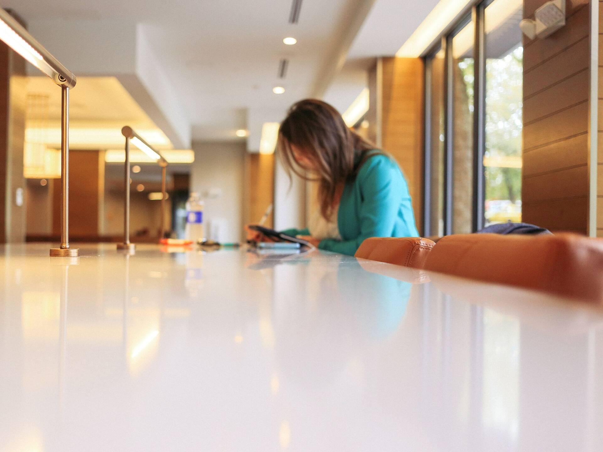 Hyatt House Hh_P122 Woman in Meeting Room