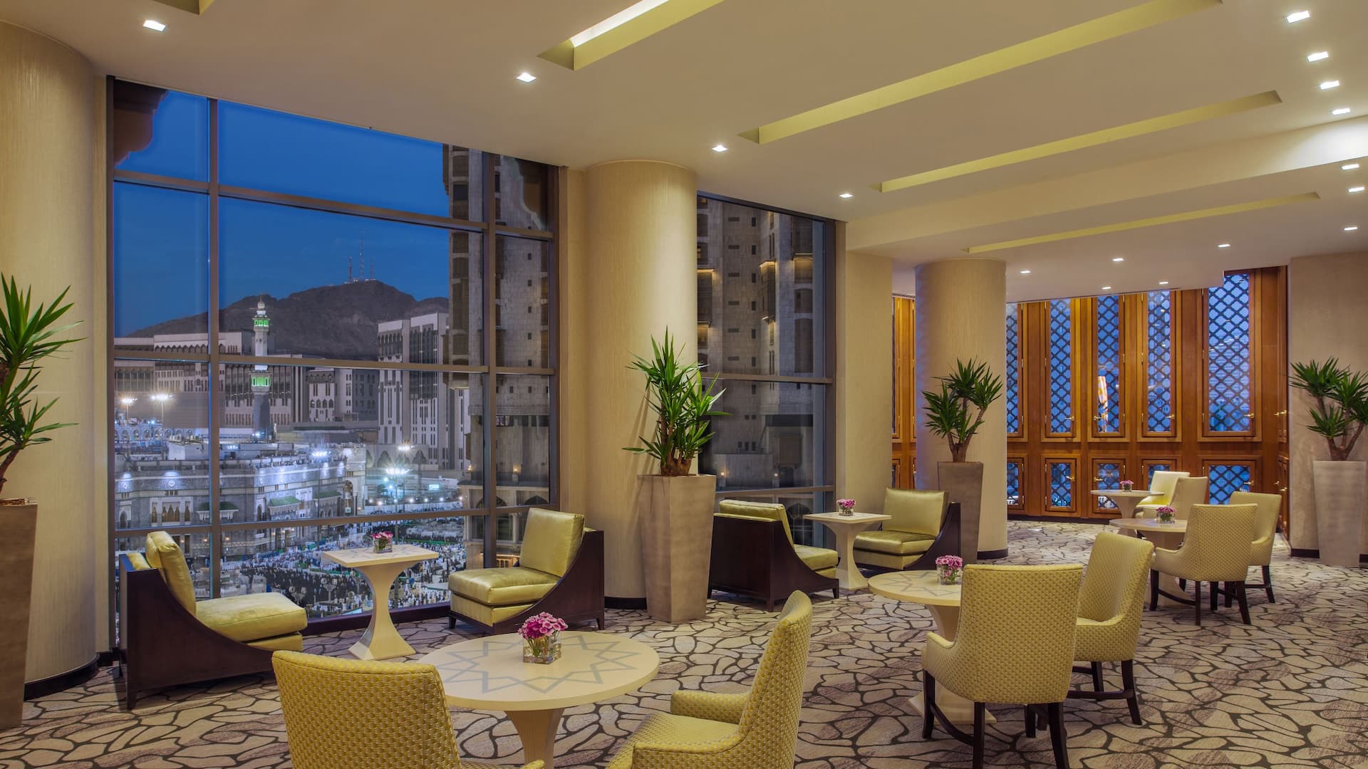 Jabal Omar Hyatt Regency Makkah Tea Lounge Sitting Area