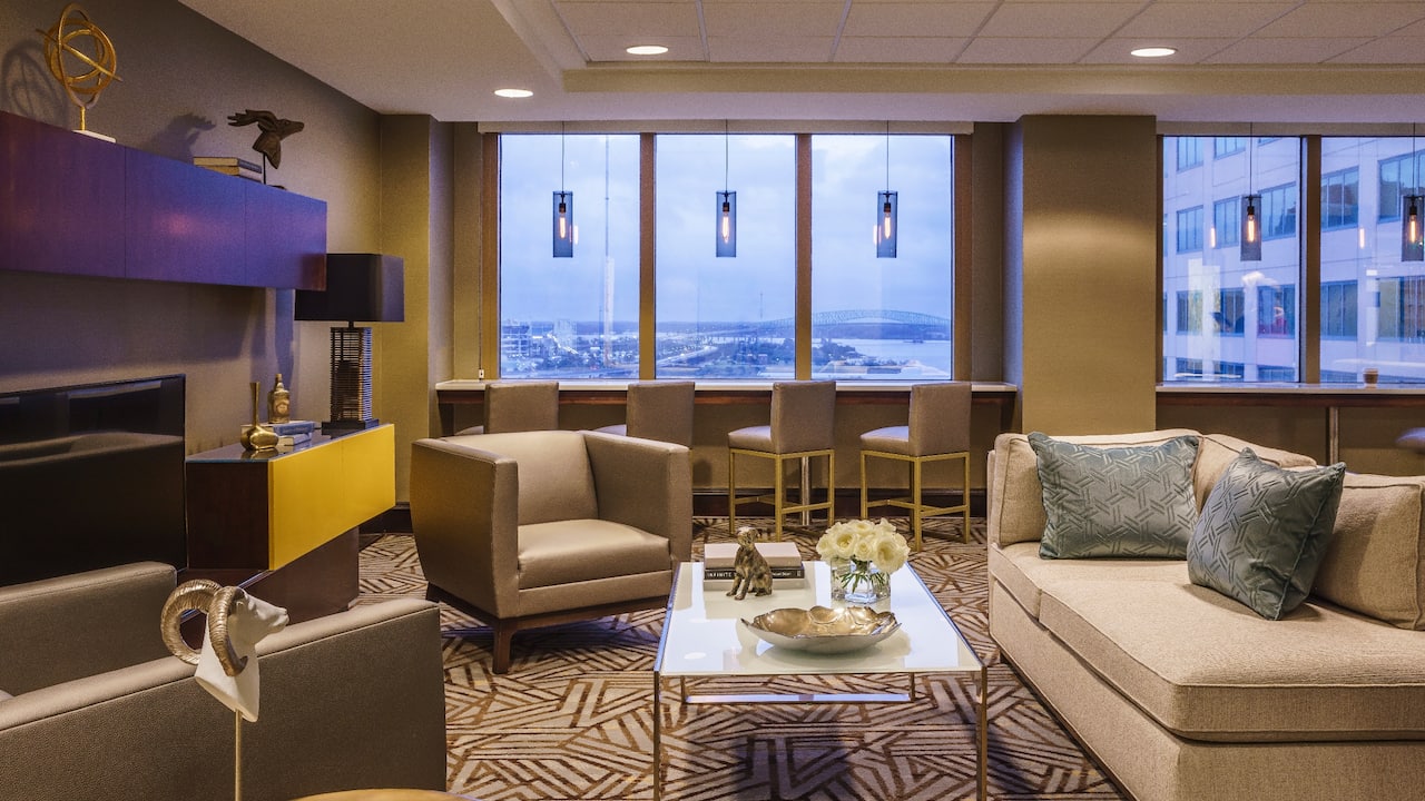 Regency Club Lounge