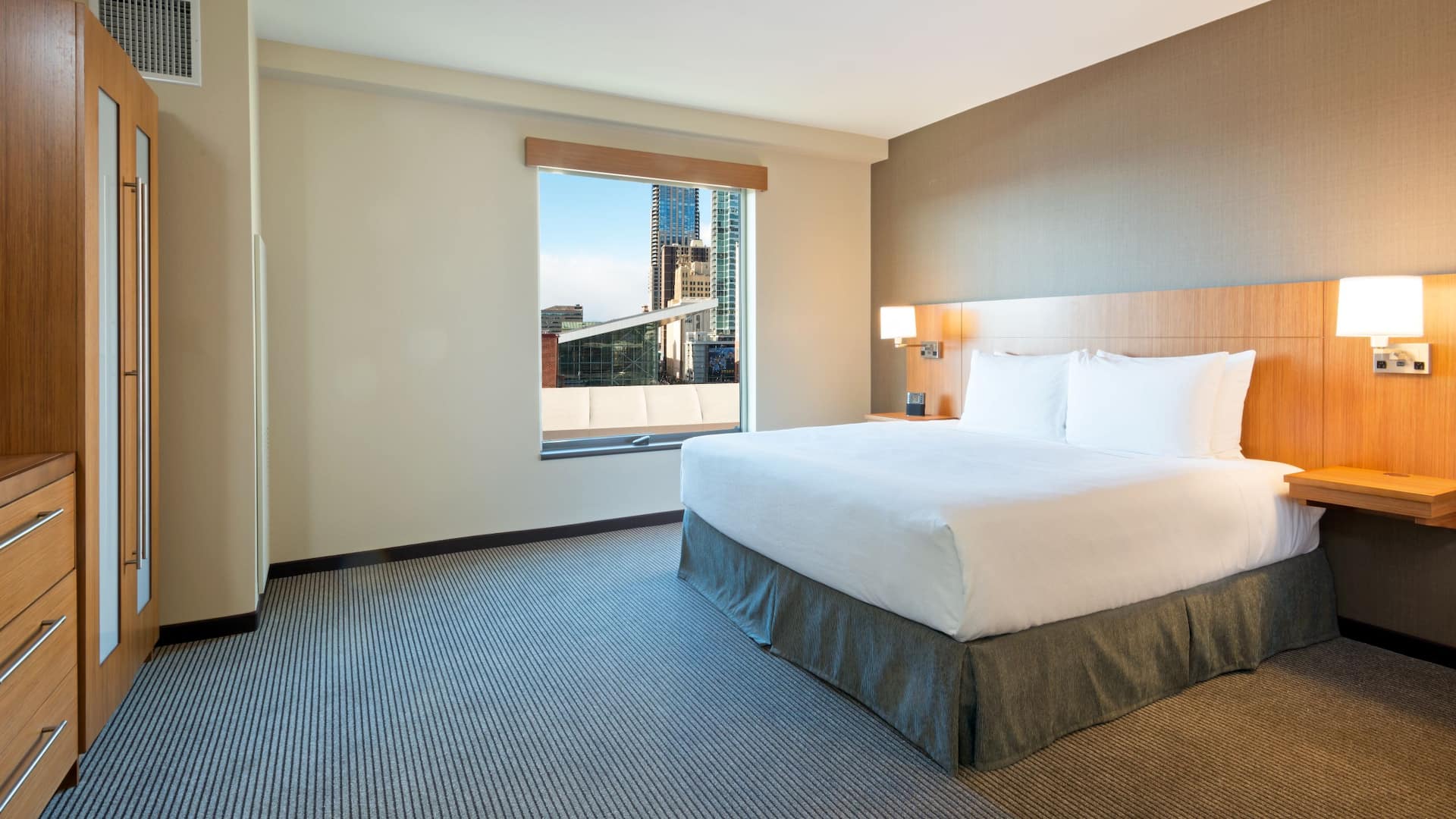 Hyatt Place Denver/Downtown Accessible King Room Sleeping Area 824