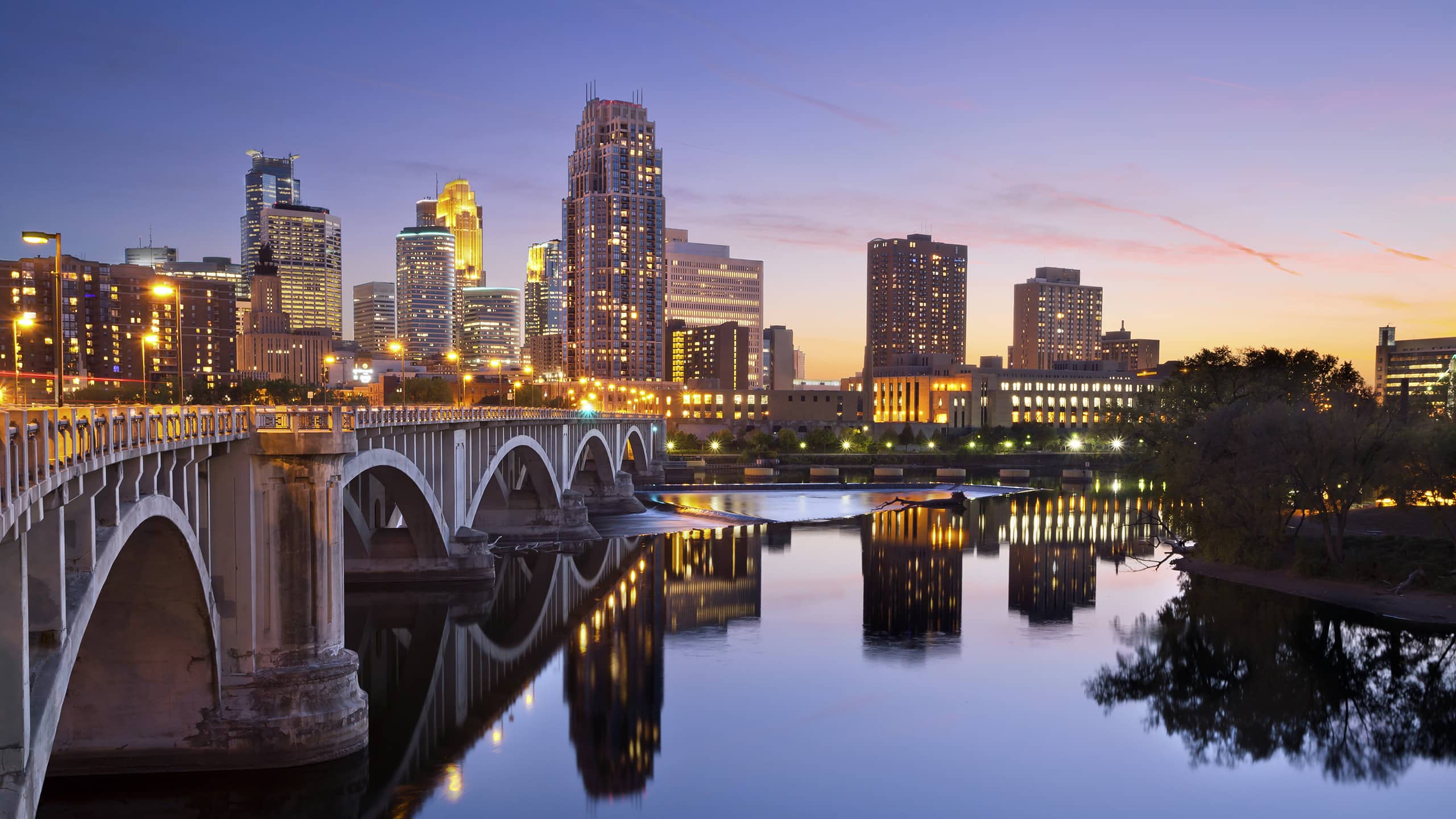 Hyatt Regency Bloomington - Minneapolis Minneapolis Downtown Skyline at Sunset