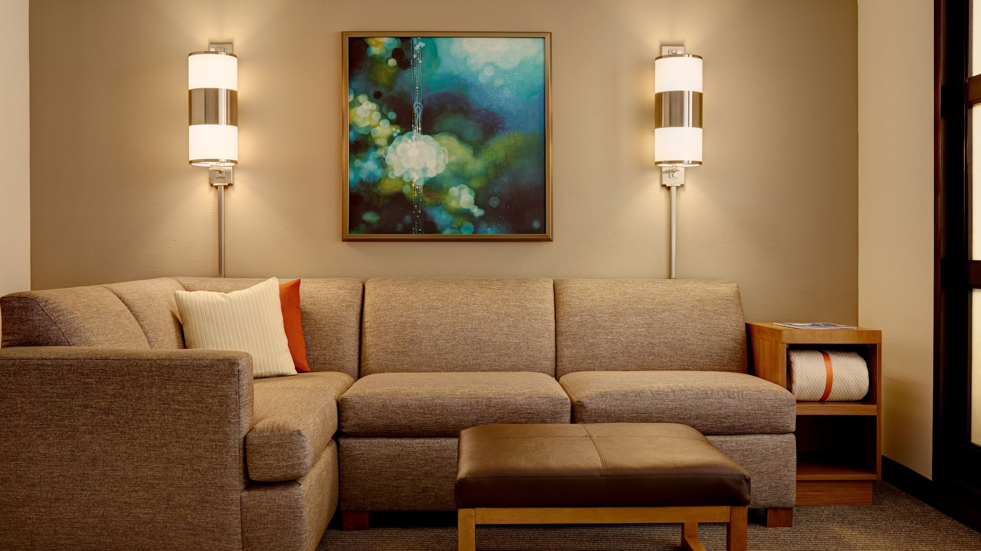 Hyatt Place Chicago/Lombard/Oak Brook Cozy Corner Couch