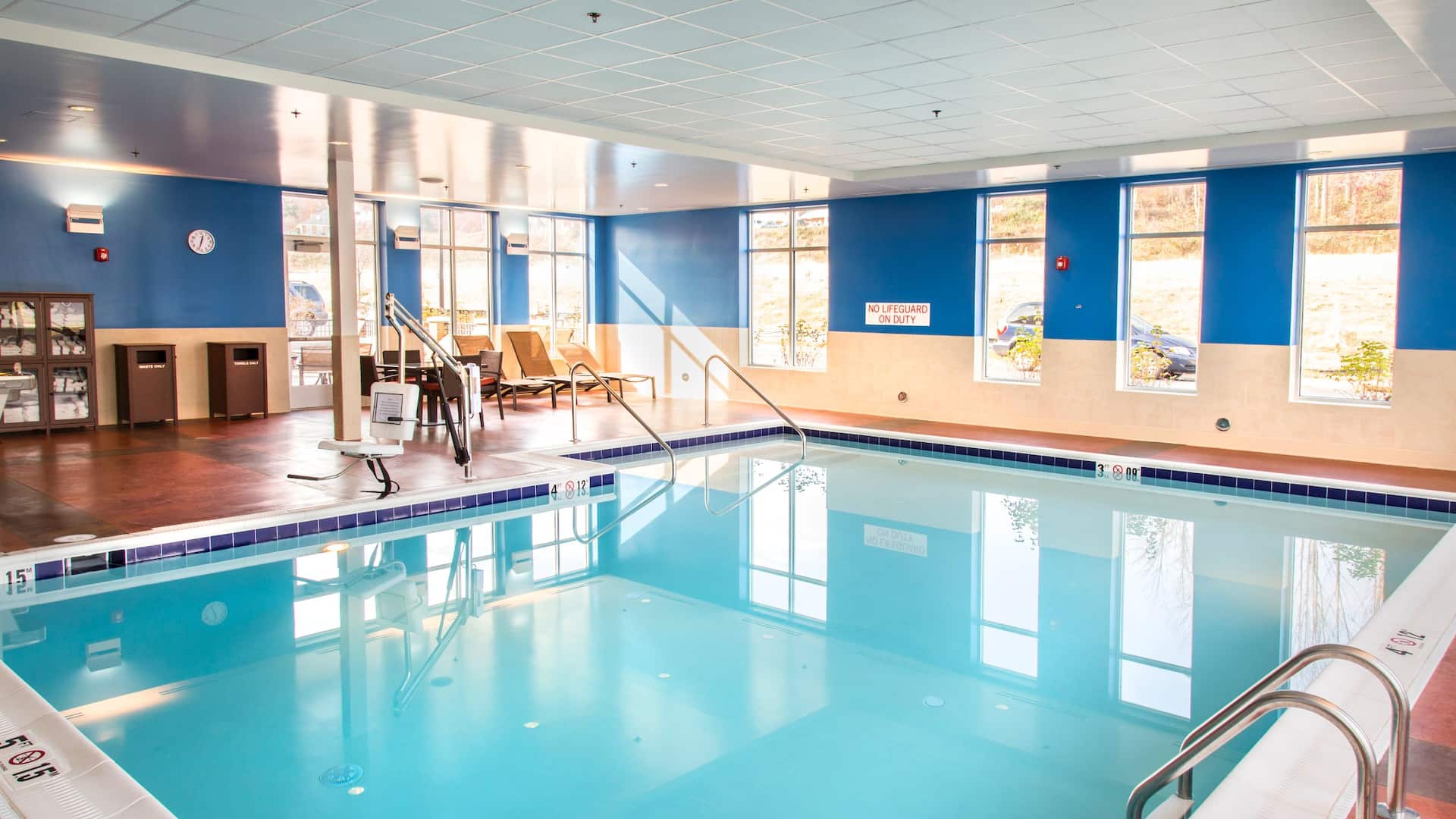 Hyatt Place Charlottesville Pool