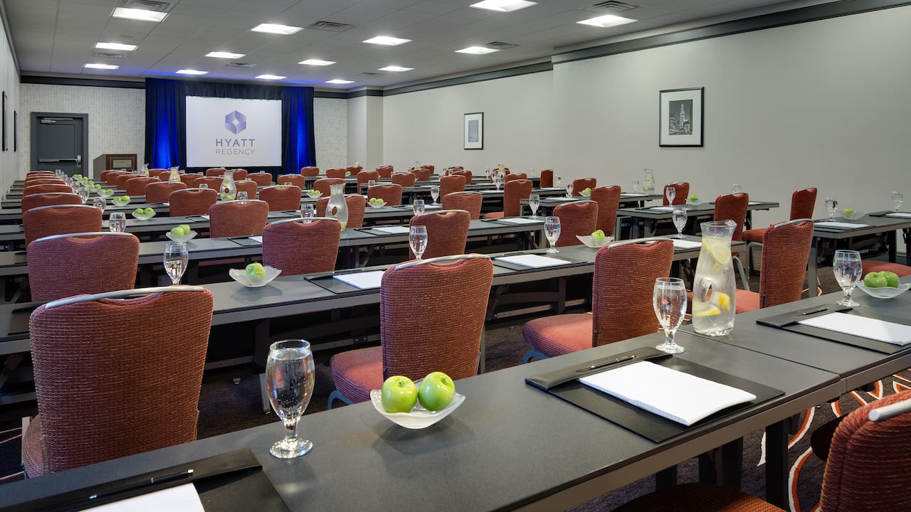 Nantucket Meeting Room classroom setup
