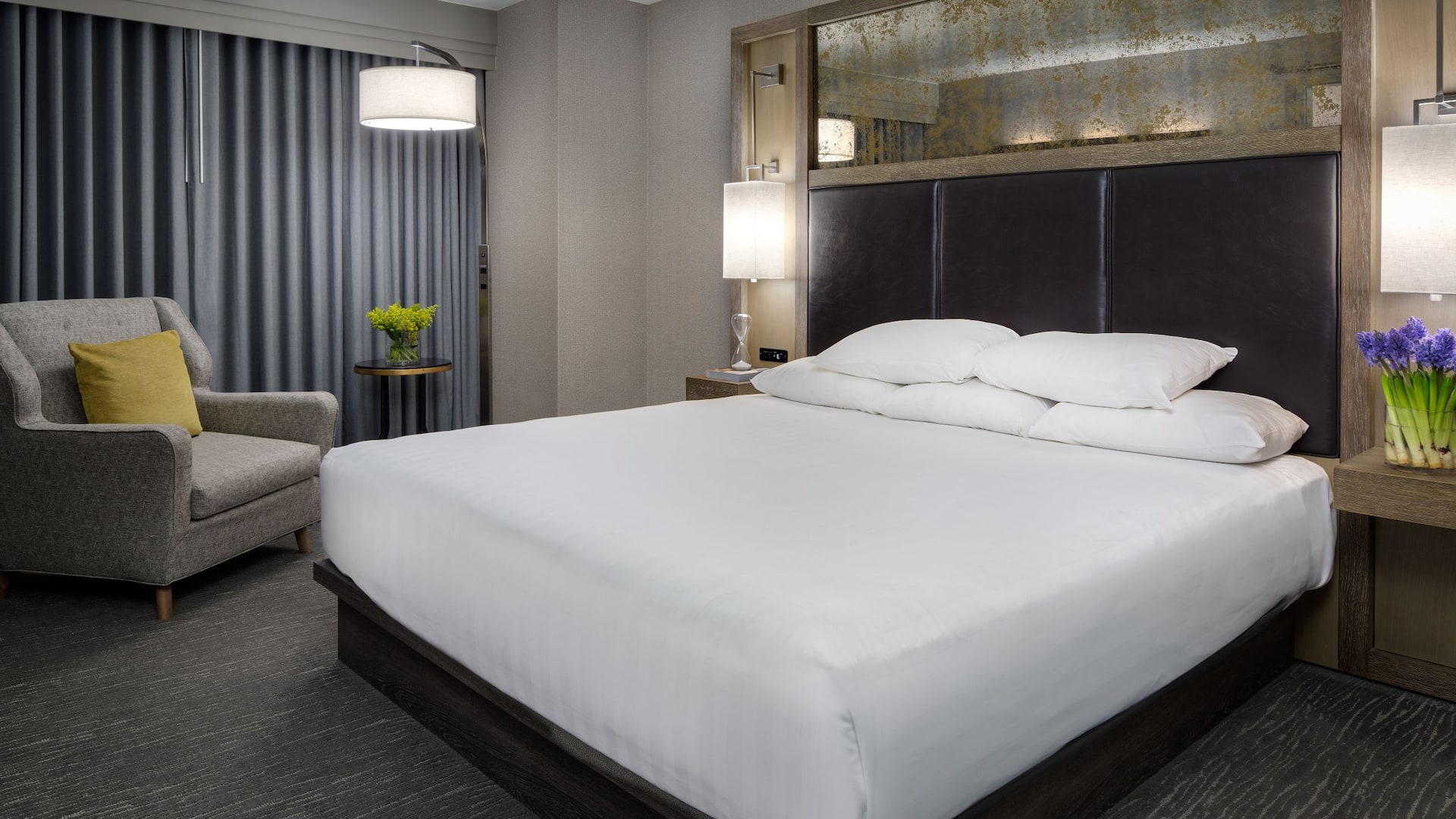 Hyatt Regency Boston King Bed