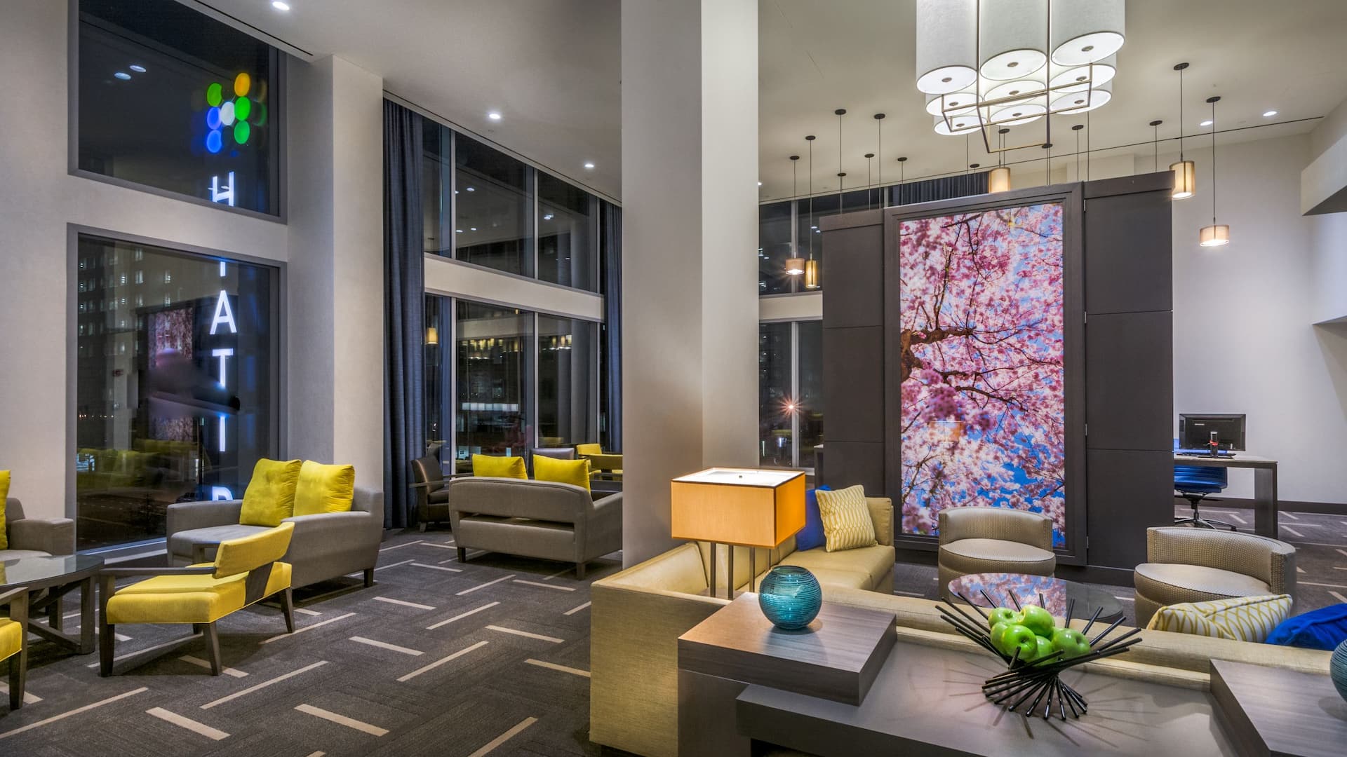 Hyatt Place Washington DC/National Mall Hotel Lobby