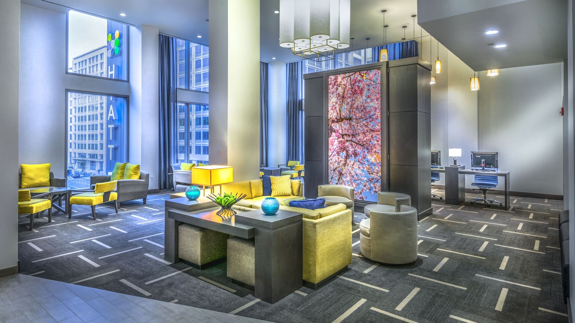 Hyatt Place Washington DC/National Mall Hotel Lobby