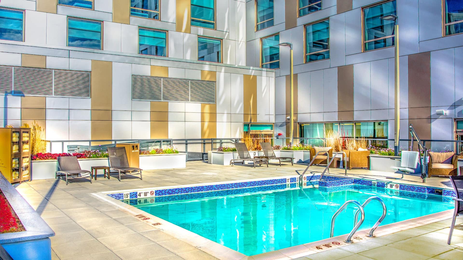 Hyatt Place Washington DC/National Mall Pool