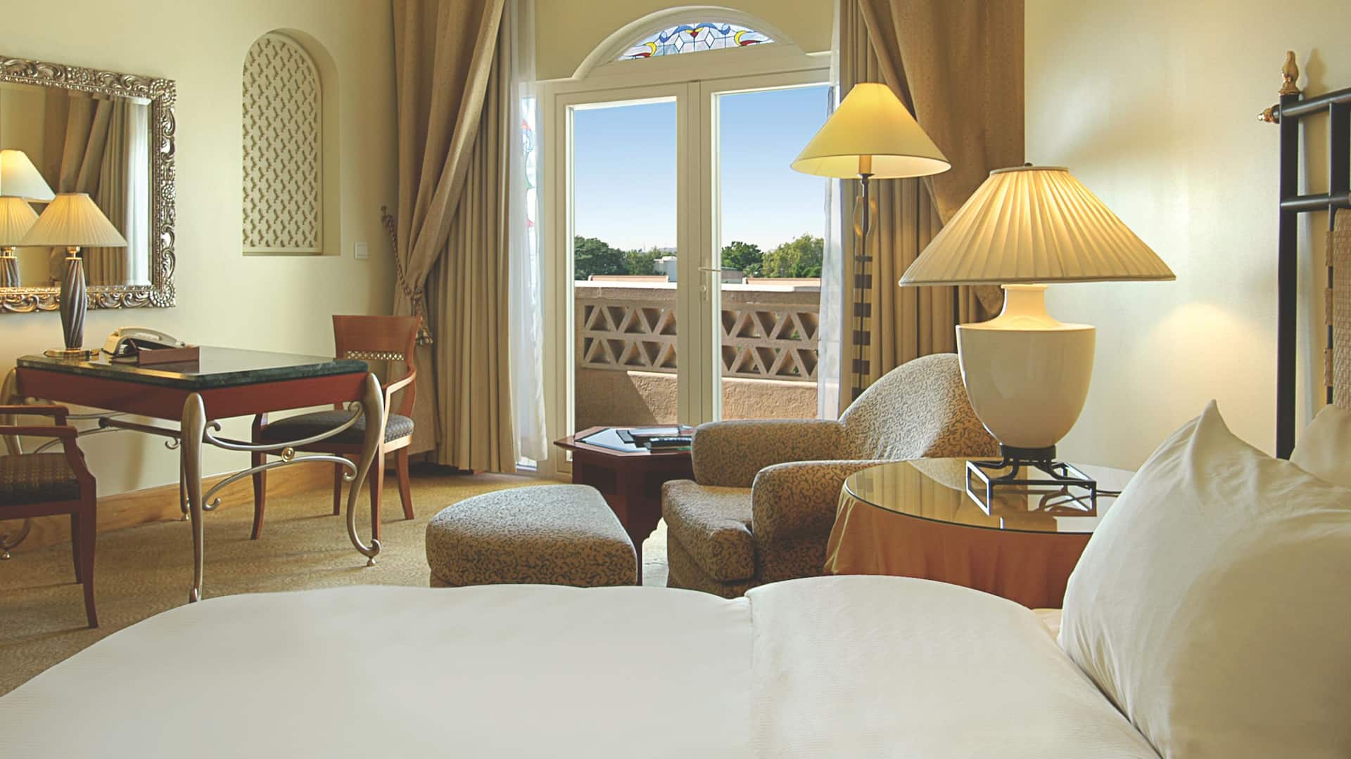 1/2 Club King Guestroom