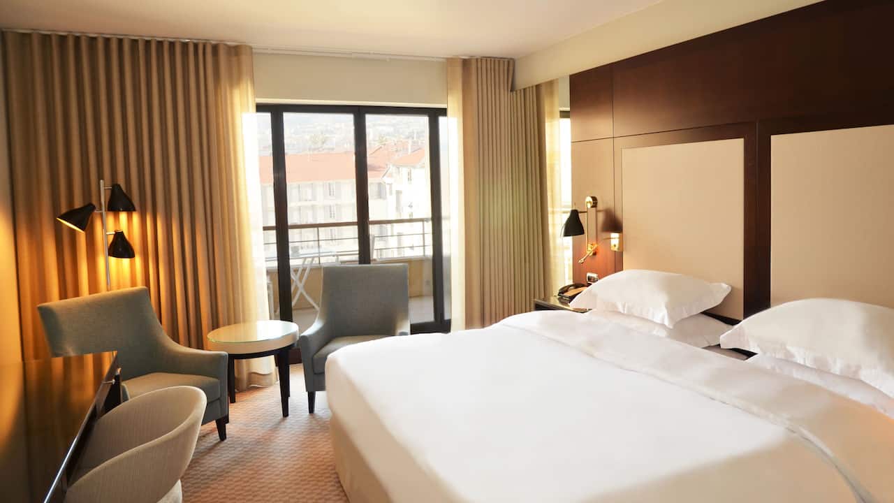 Twin Beds at Hotel Hyatt Regency Nice Palais De La Méditerranée