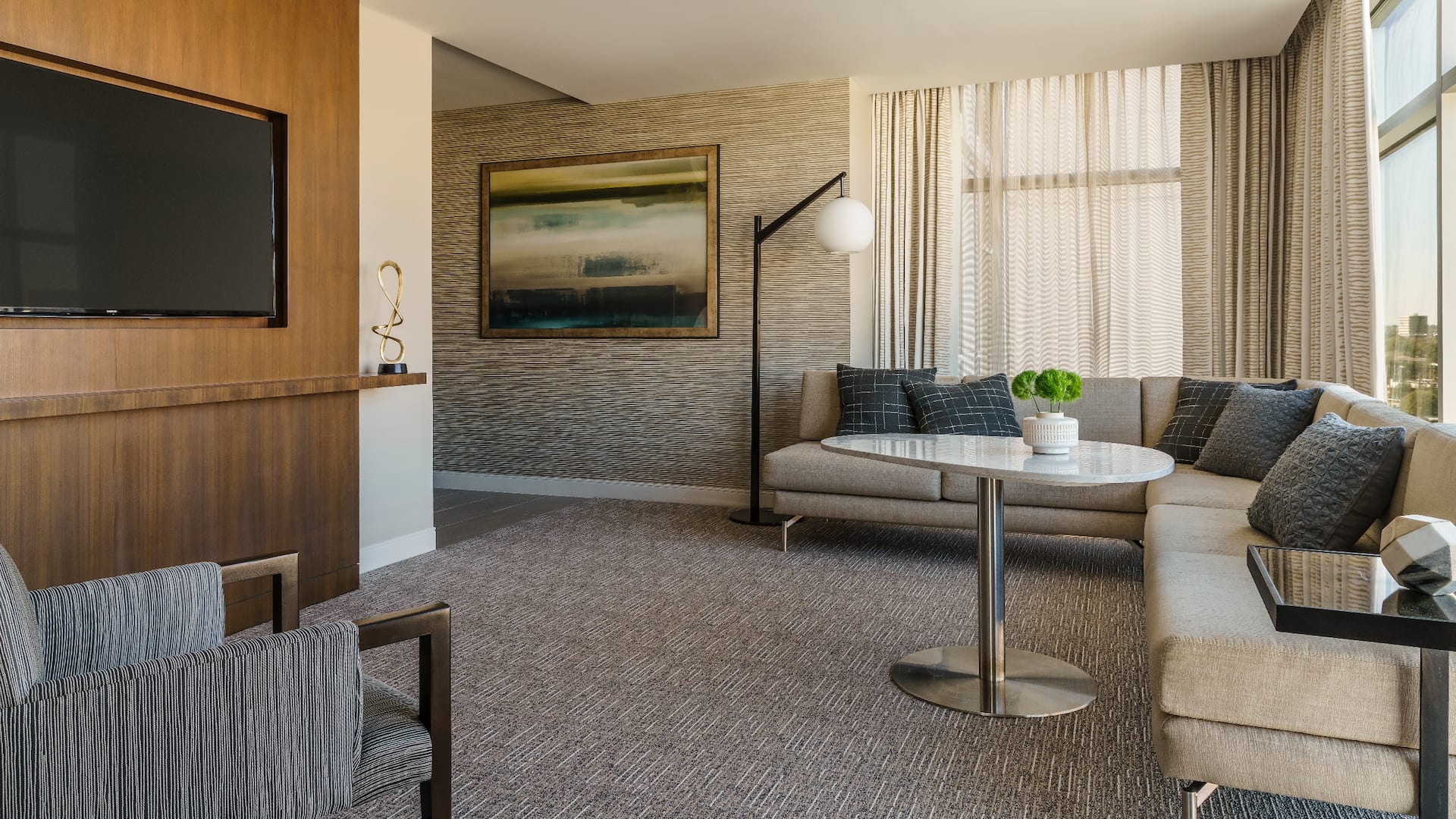 Hyatt Regency Houston/Galleria Regency Suite Living Room