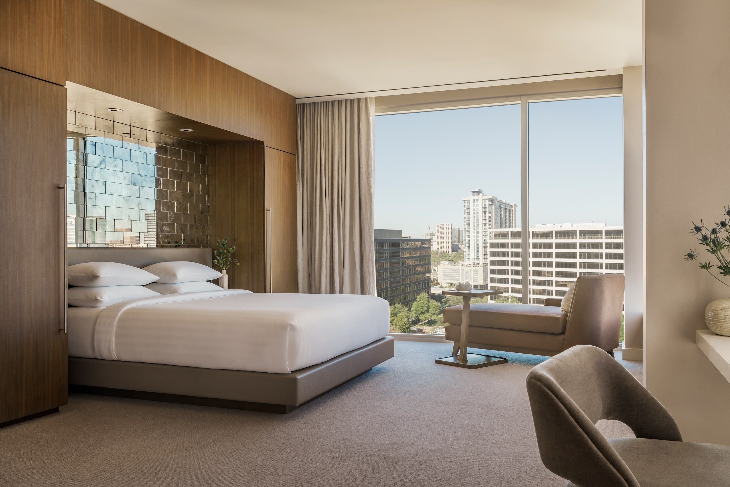 Hyatt Regency Houston/Galleria Presidential Suite Bedroom