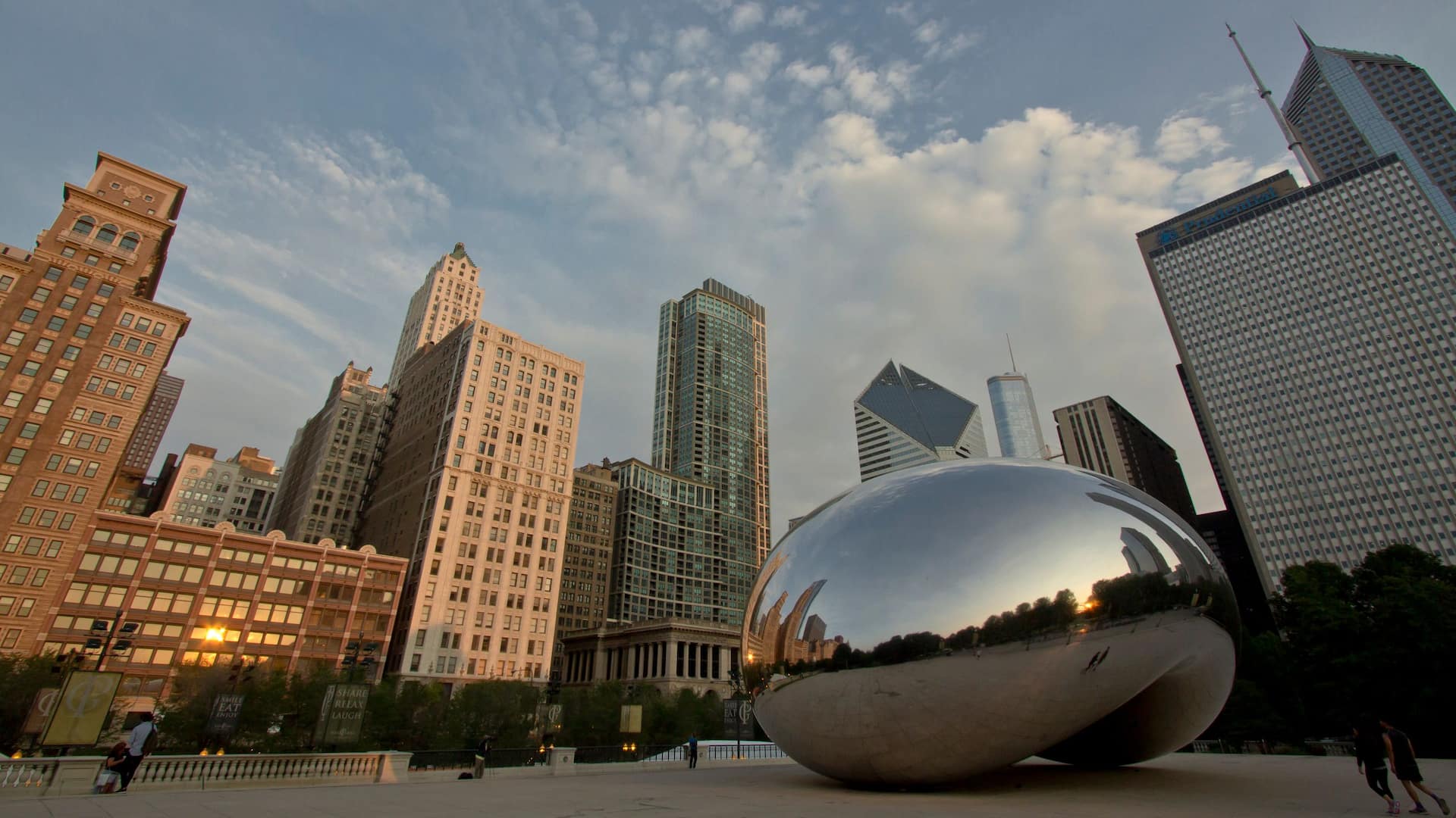 Hyatt Regency Chicago The Bean