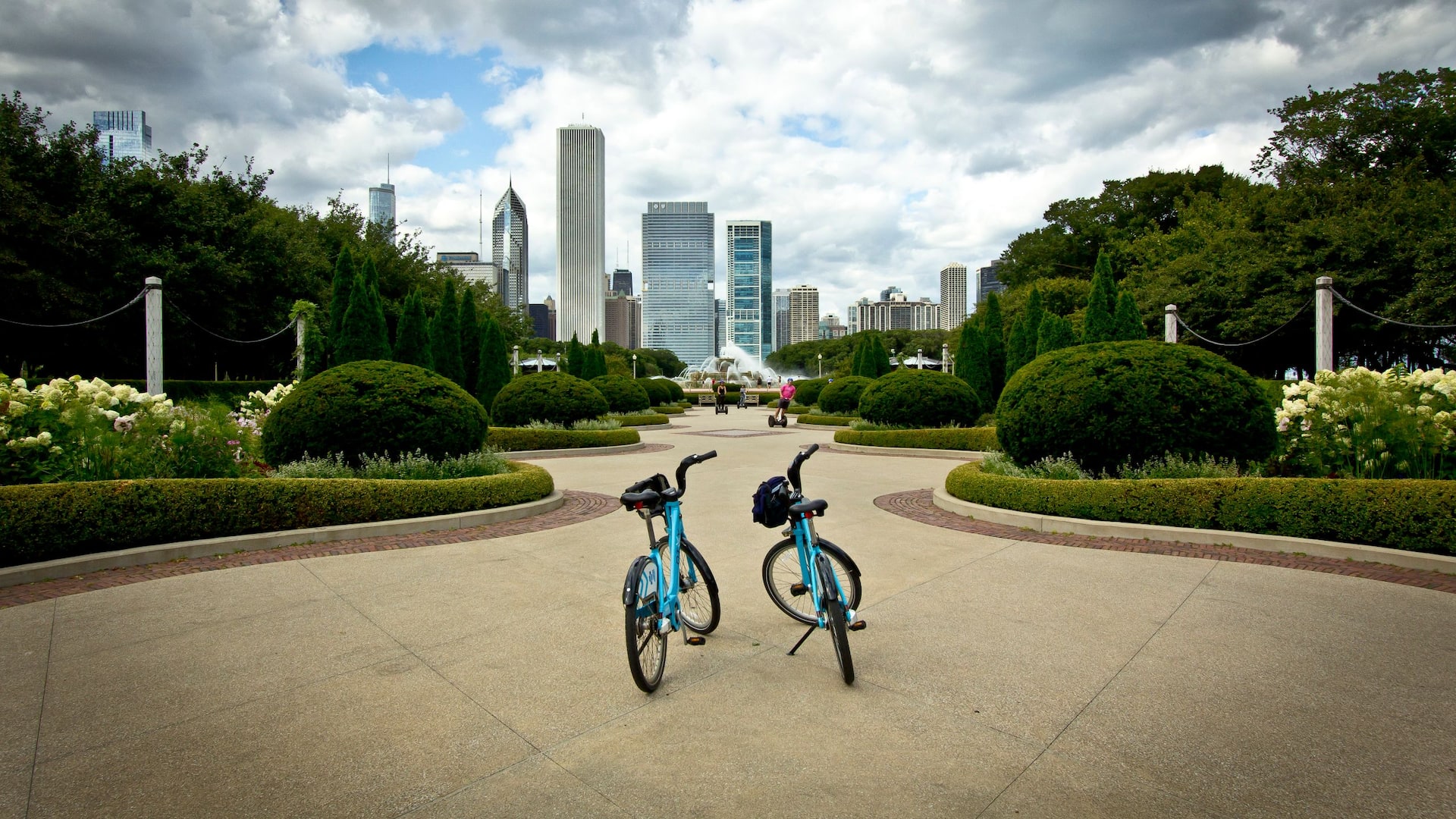 Hyatt Regency Chicago Bikes in Gardens