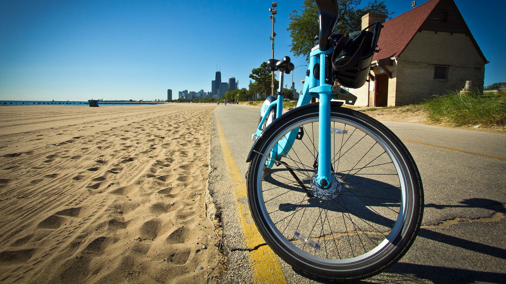 Hyatt Regency Chicago Beach and Bike