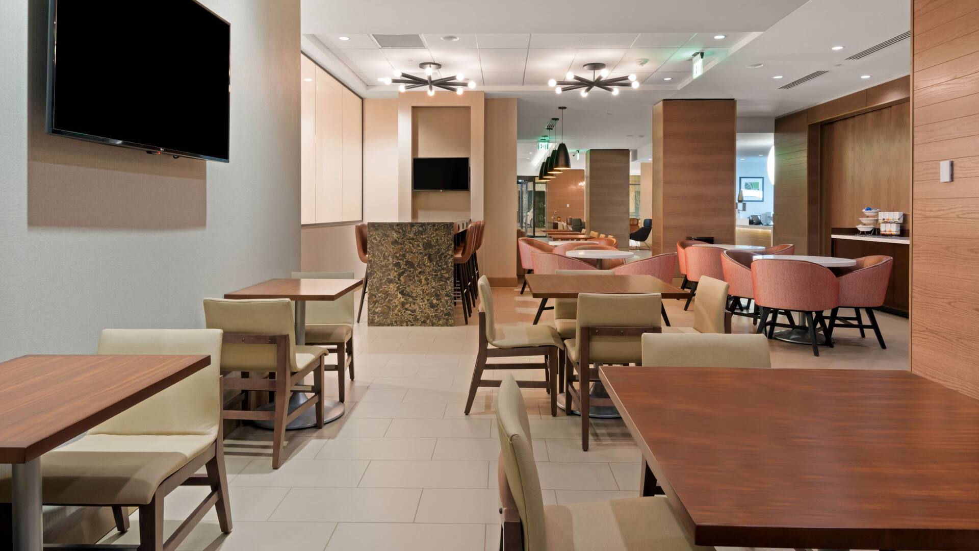 Hyatt House Denver/Downtown Breakfast Seating