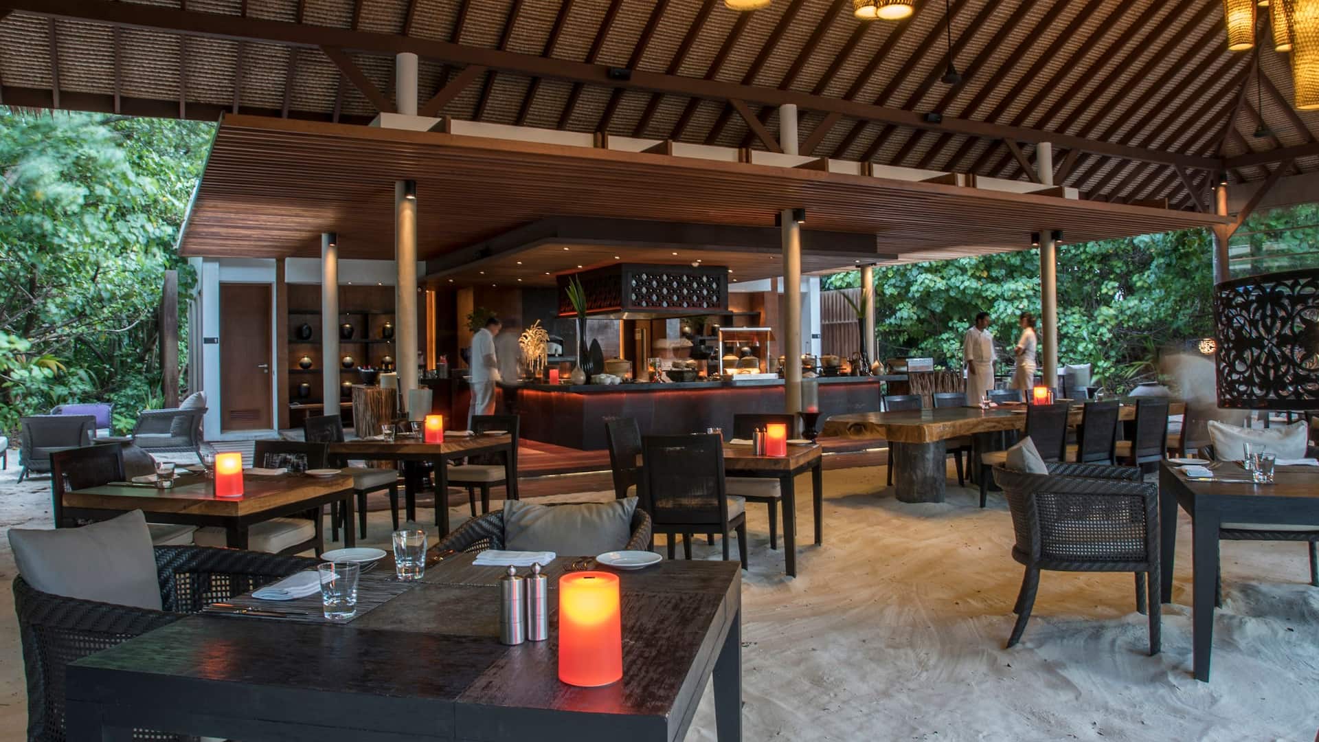 Luxury Resort in Maldives Island Grill