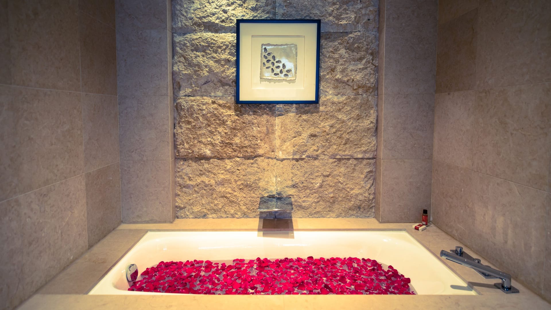 5/5 Room Bathtub