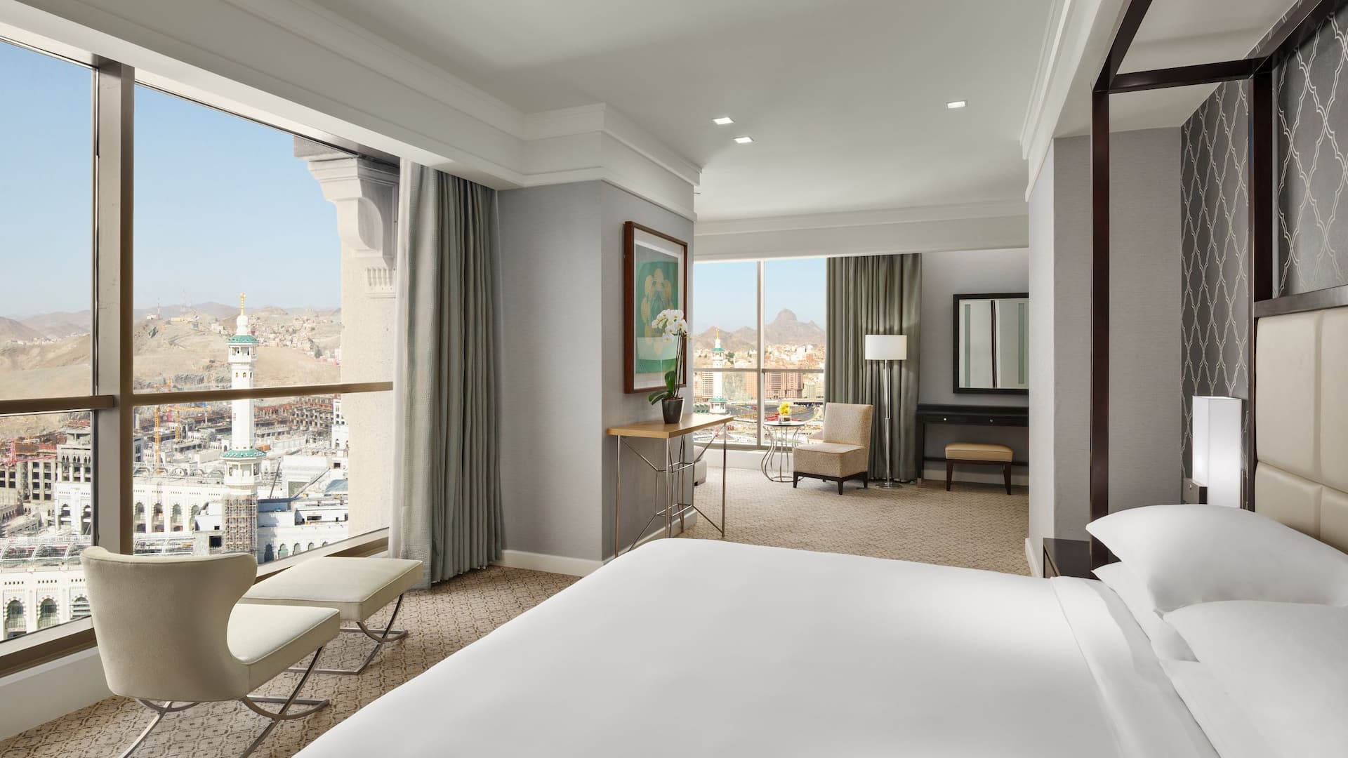 1 de 2 Jabal Omar Hyatt Regency Makkah Royal Suite Bedroom