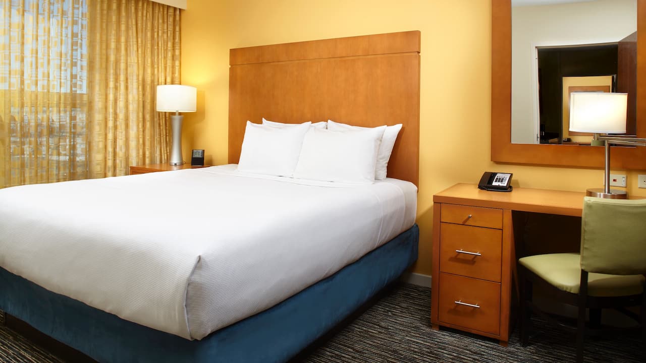 Hyatt House Boulder / Broomfield King Bed