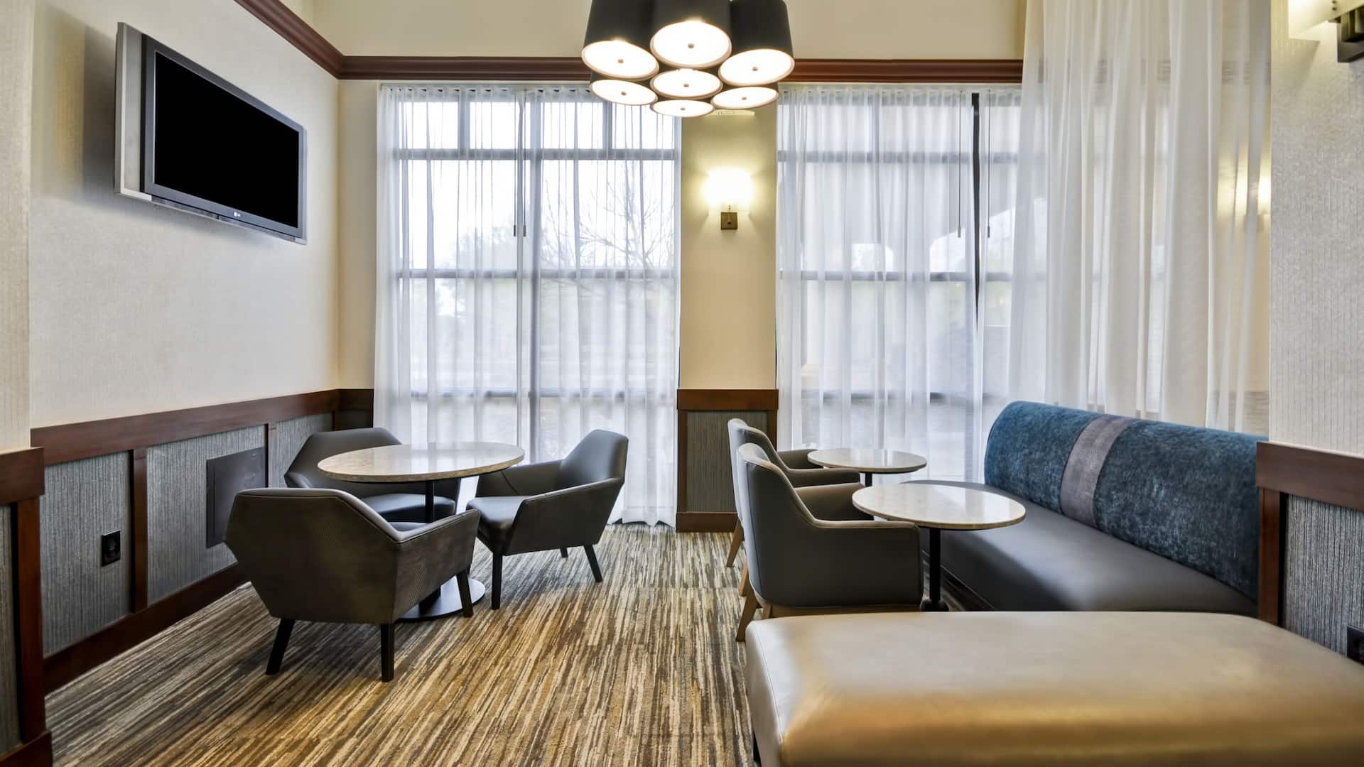 Hyatt Place Albuquerque/Uptown Lobby