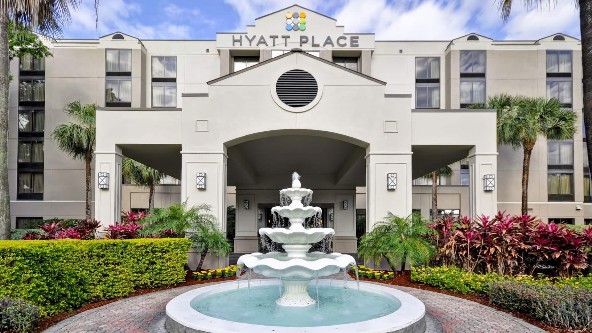 Hyatt Place Tampa Airport / Westshore Exterior maps and parking information