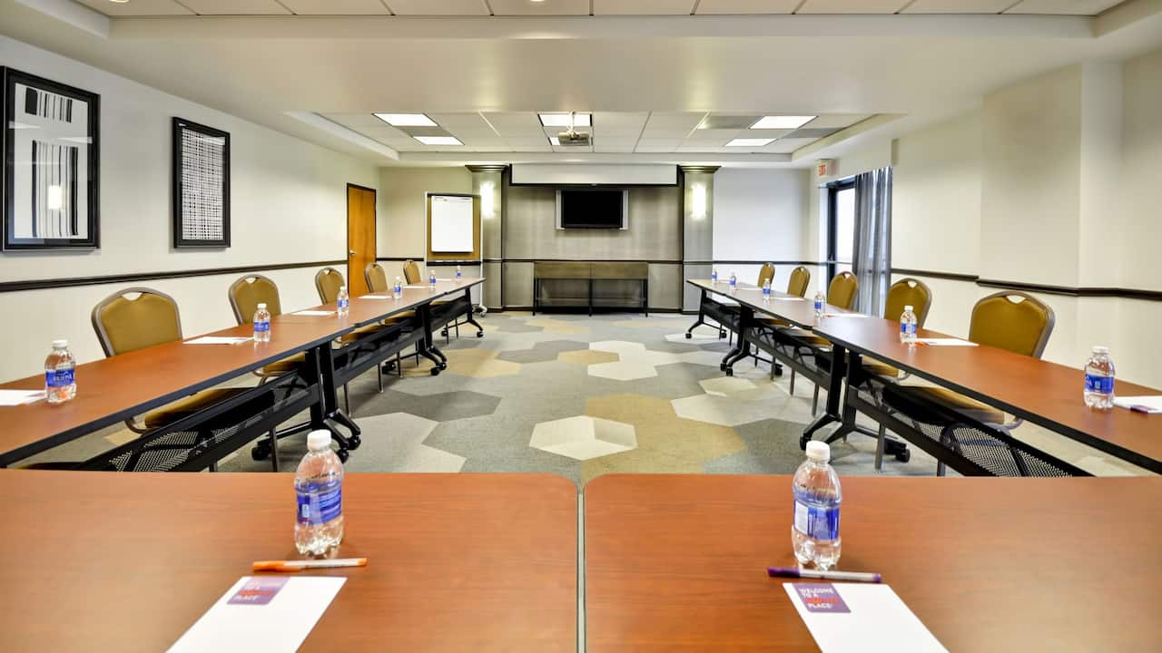 Large meeting room in a Tampa Airport hotel