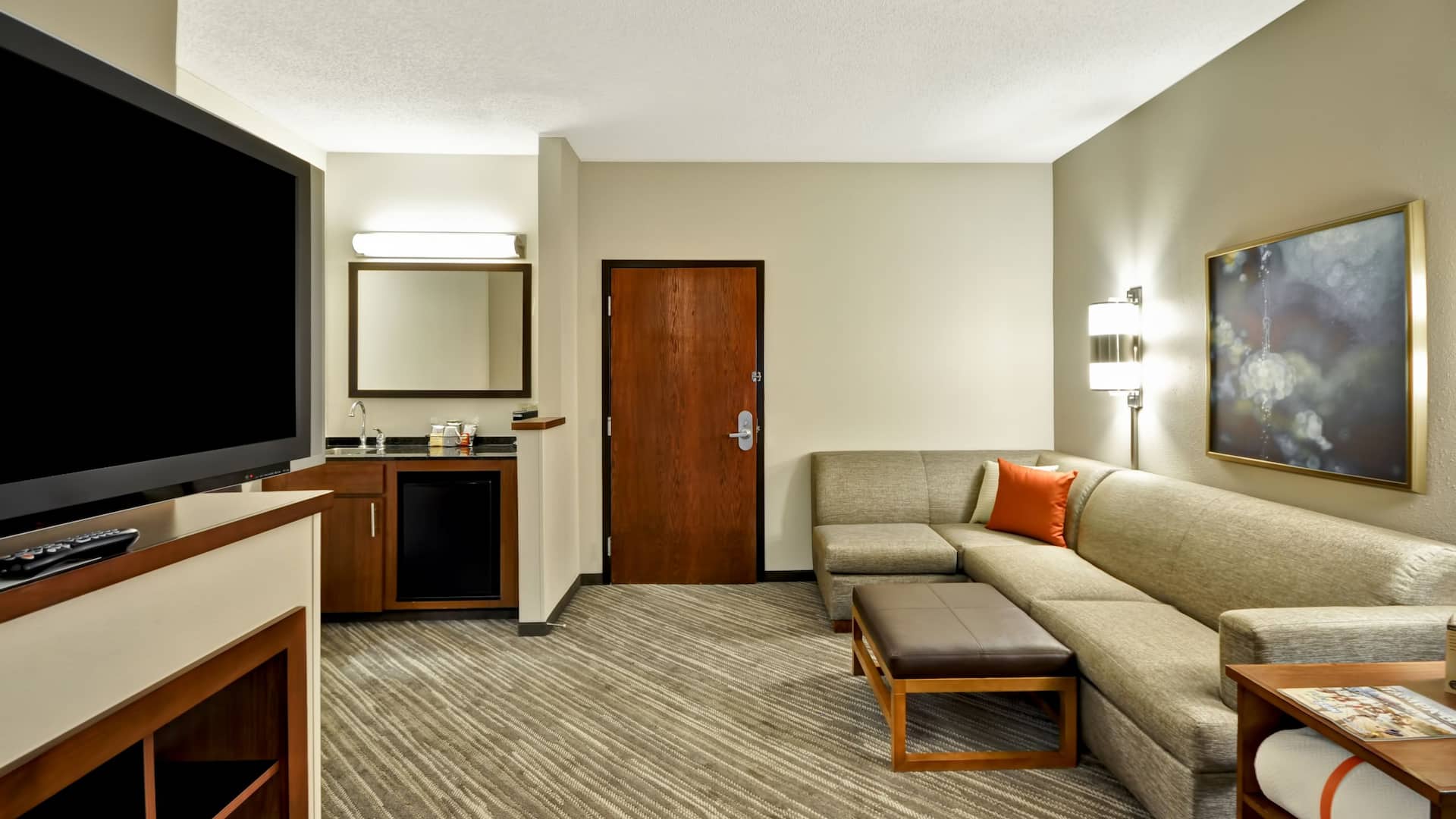 Hyatt Place Tampa Airport/Westshore Cozy Corner Couch
