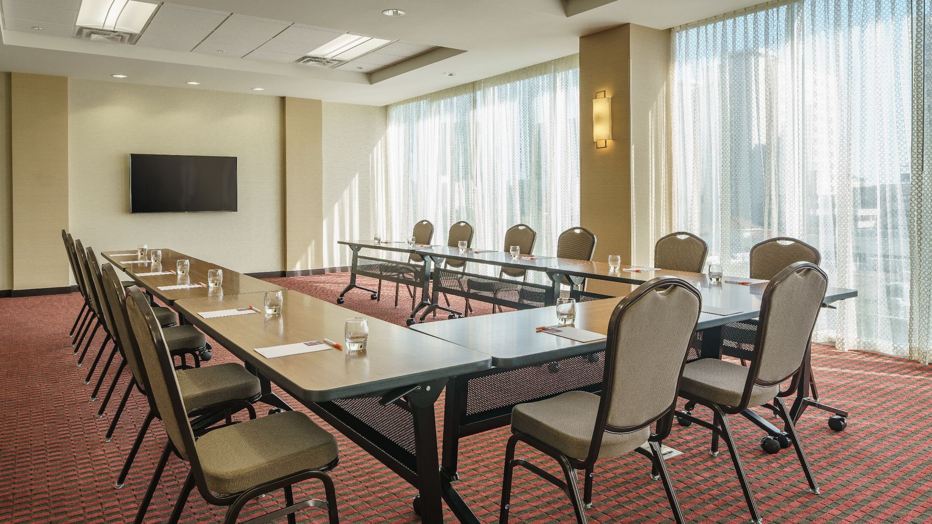 Hyatt Place Houston/Galleria Meeting Room U Shape Setup