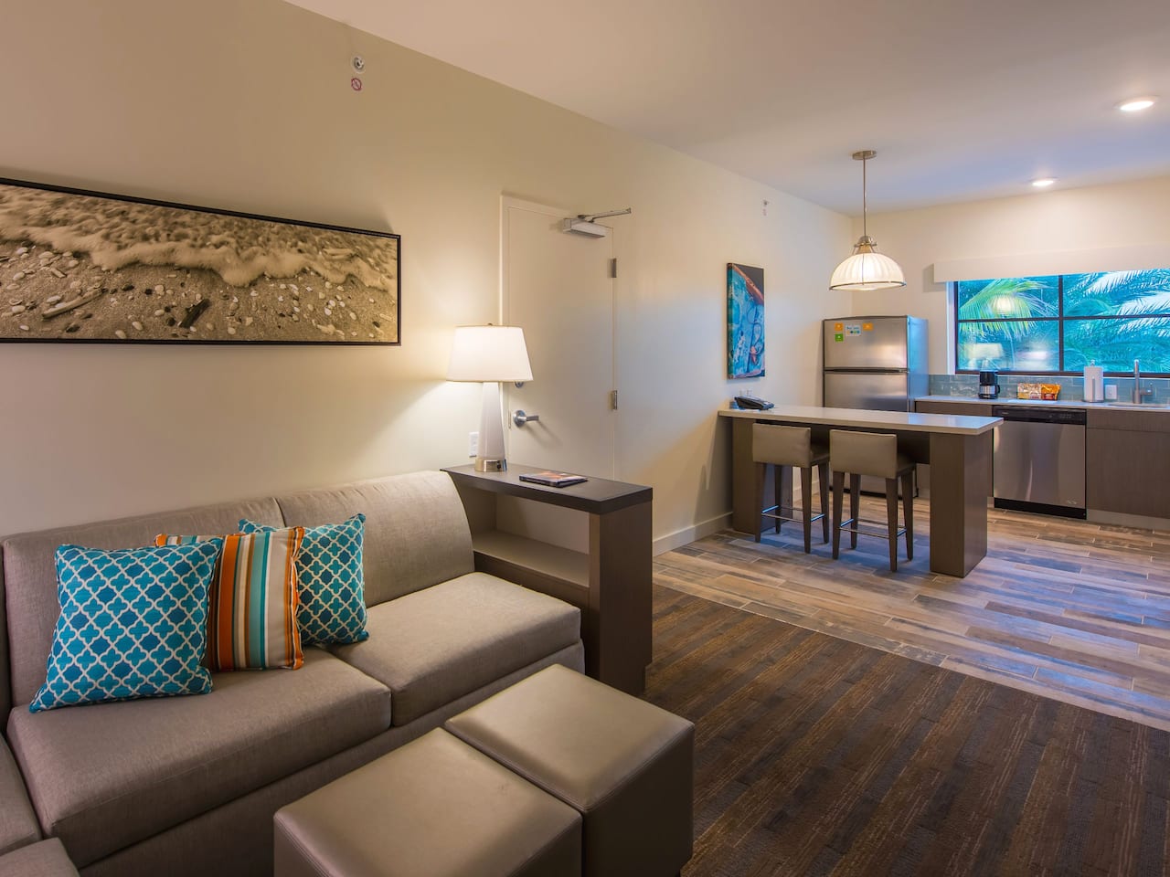 Hyatt House Naples / 5th Avenue One Bedroom Living