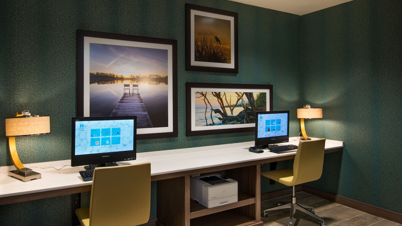 Office space for guests at Hyatt House Naples