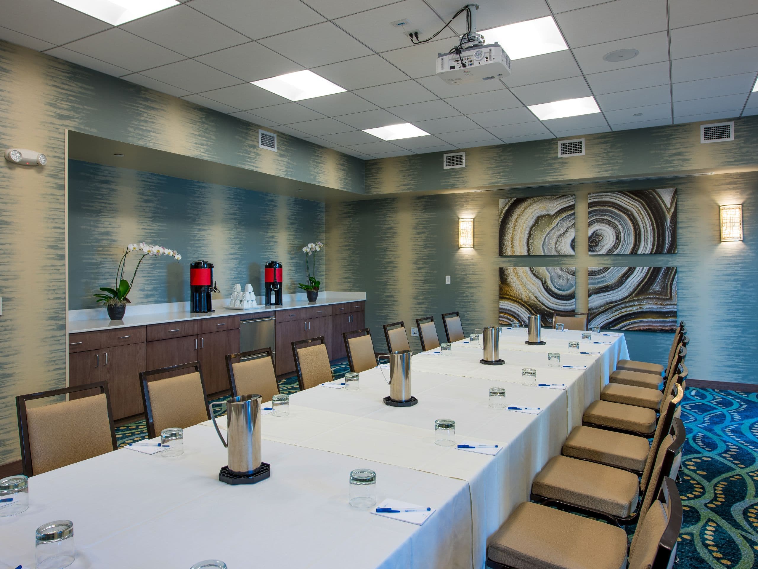 Hyatt House Naples/5th Avenue Meeting Room