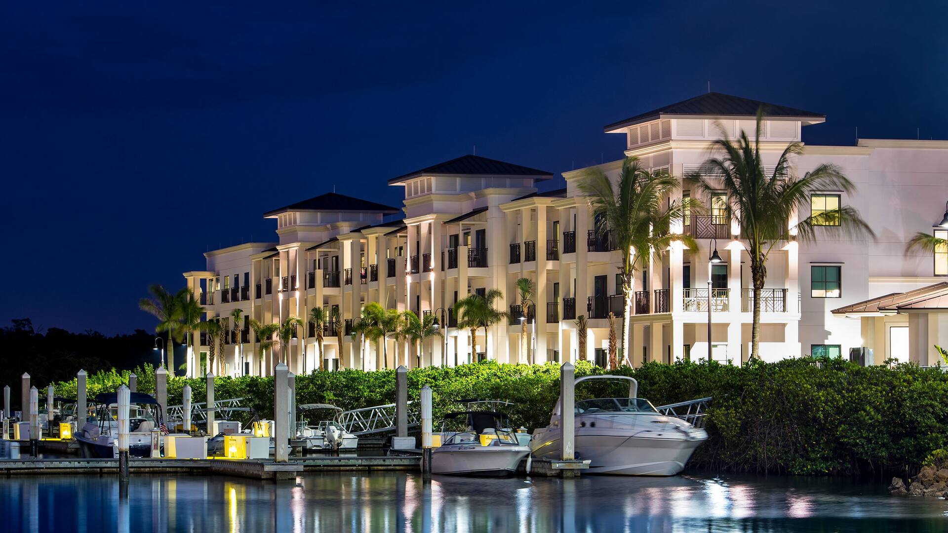 Hyatt House Naples / 5th Avenue Exterior