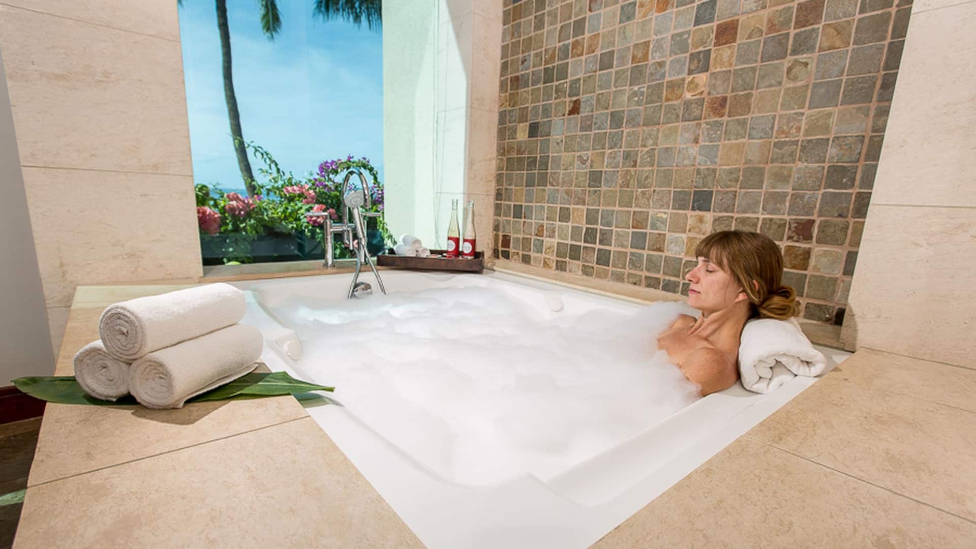 Hyatt Regency Maui Resort and Spa Kamahao Spa Bath